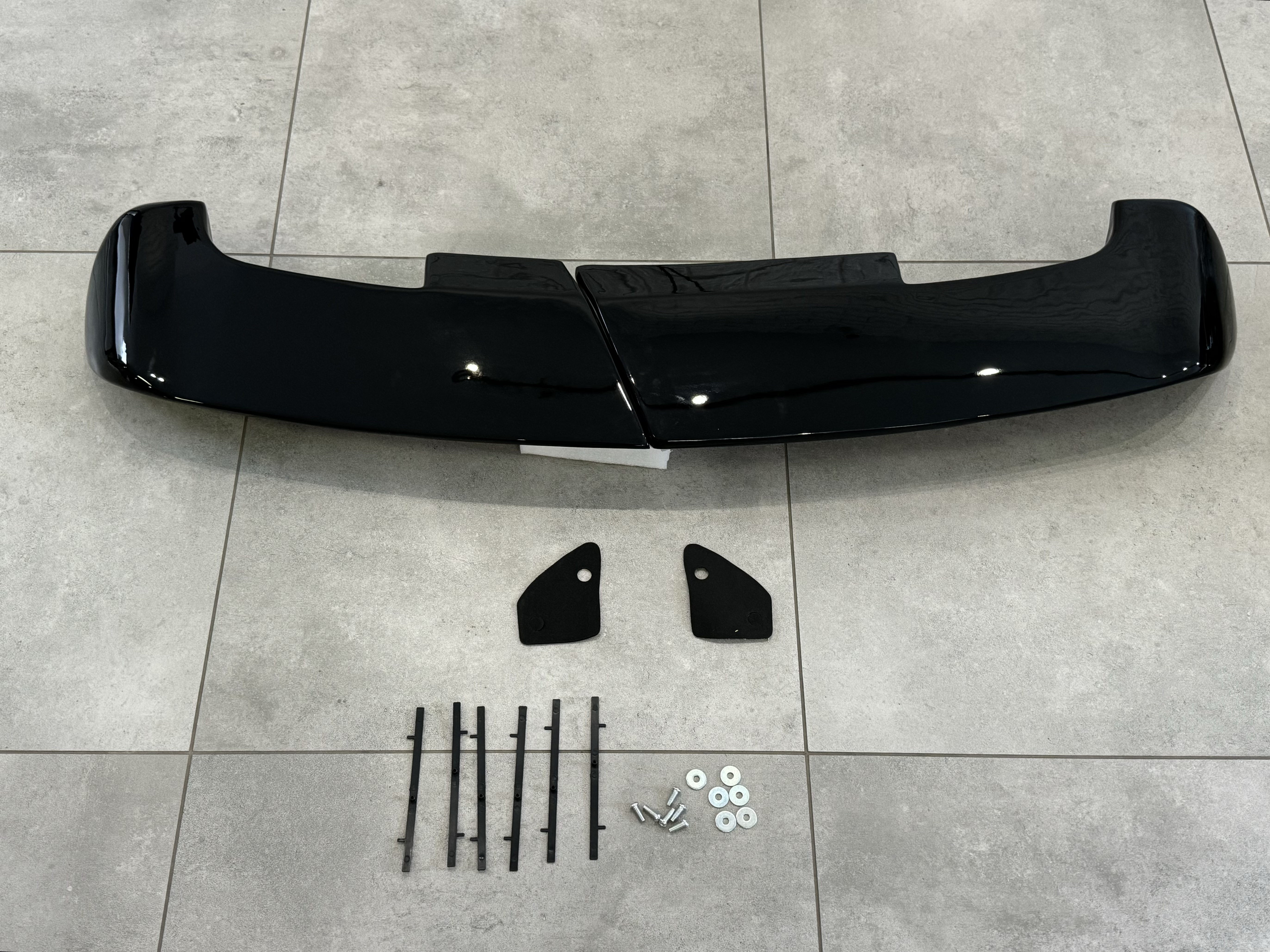 Спойлер козирок Toyota Land Cruiser 105 1998-2007 распашонка 2 двері ABS пластик, чорний глянець 2