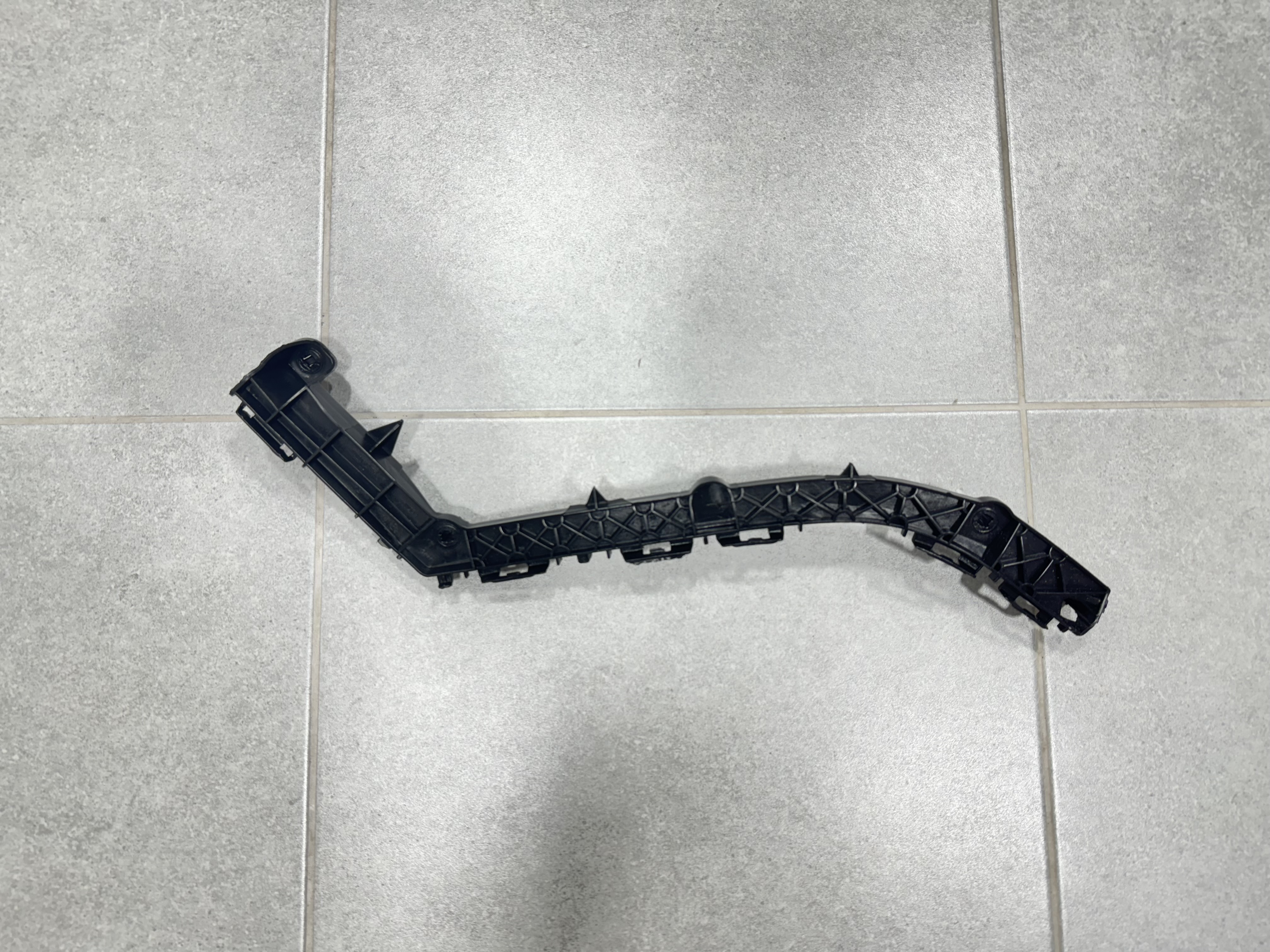 Кріплення бампера PR150 L 2