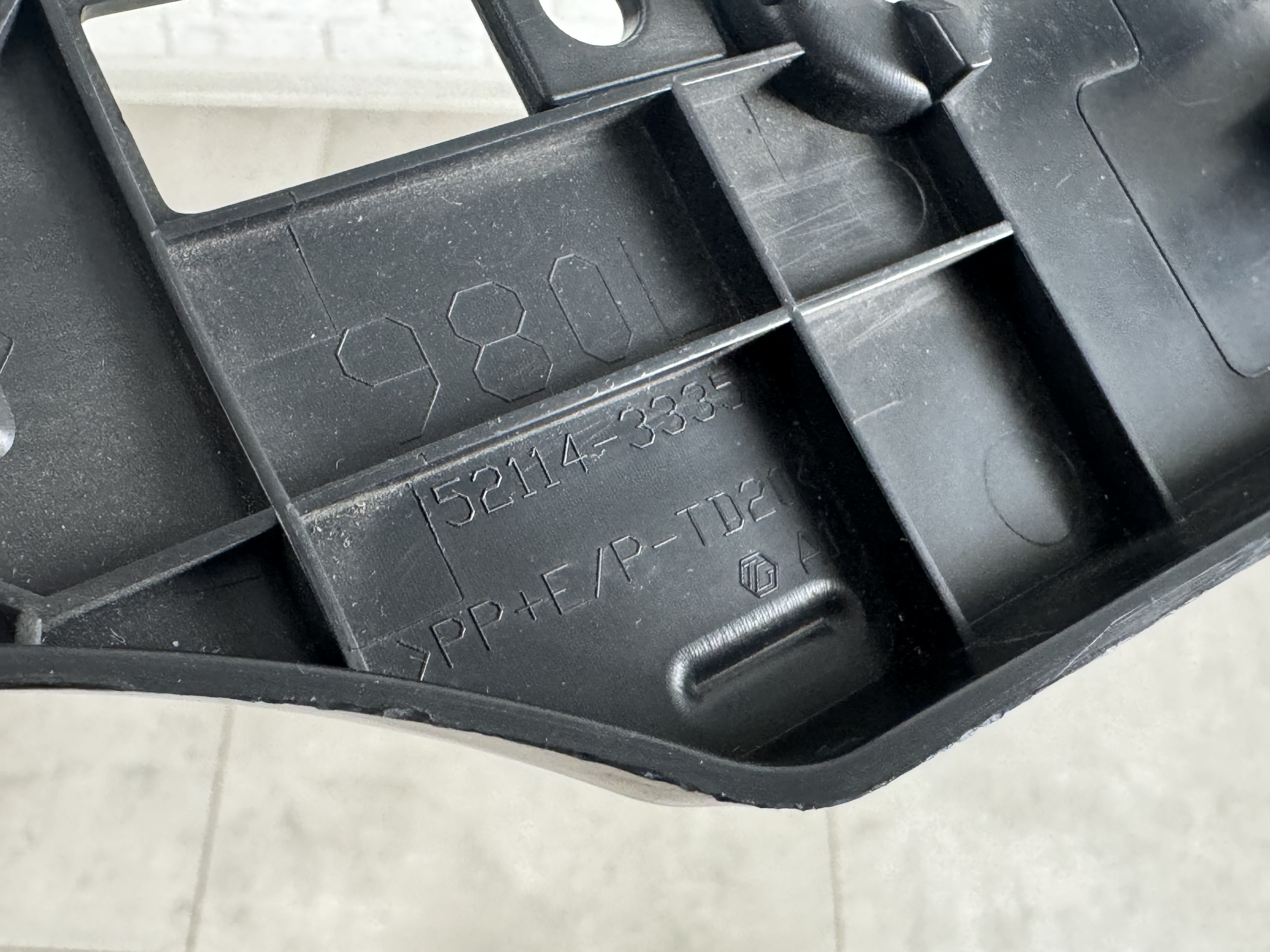 Подіум під номер 5211433350 Lexus ES 2012-2017 2