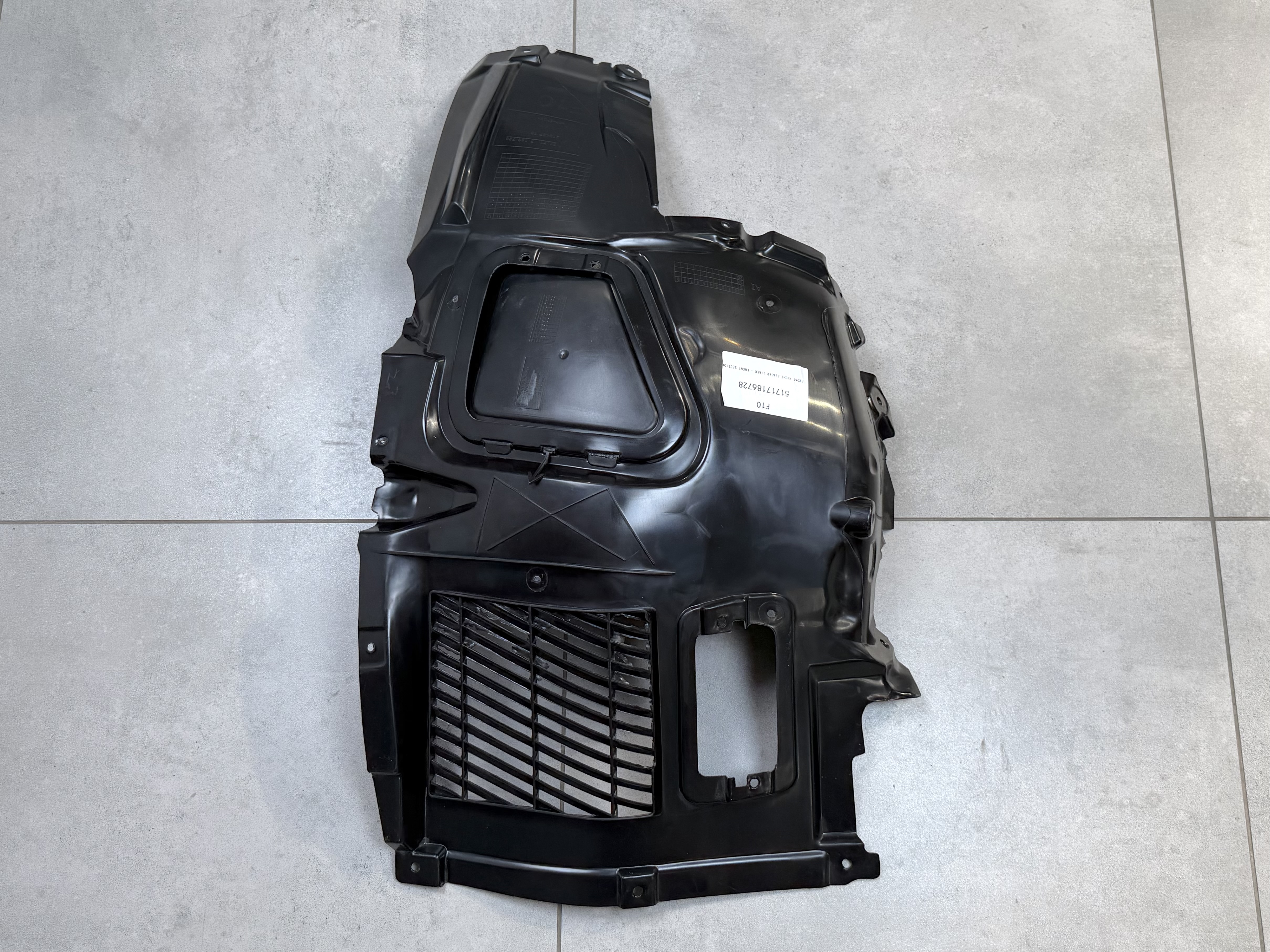 Підкрилок правий передній 51717186728 для BMW 5 series F10 F11 2010-2016 2
