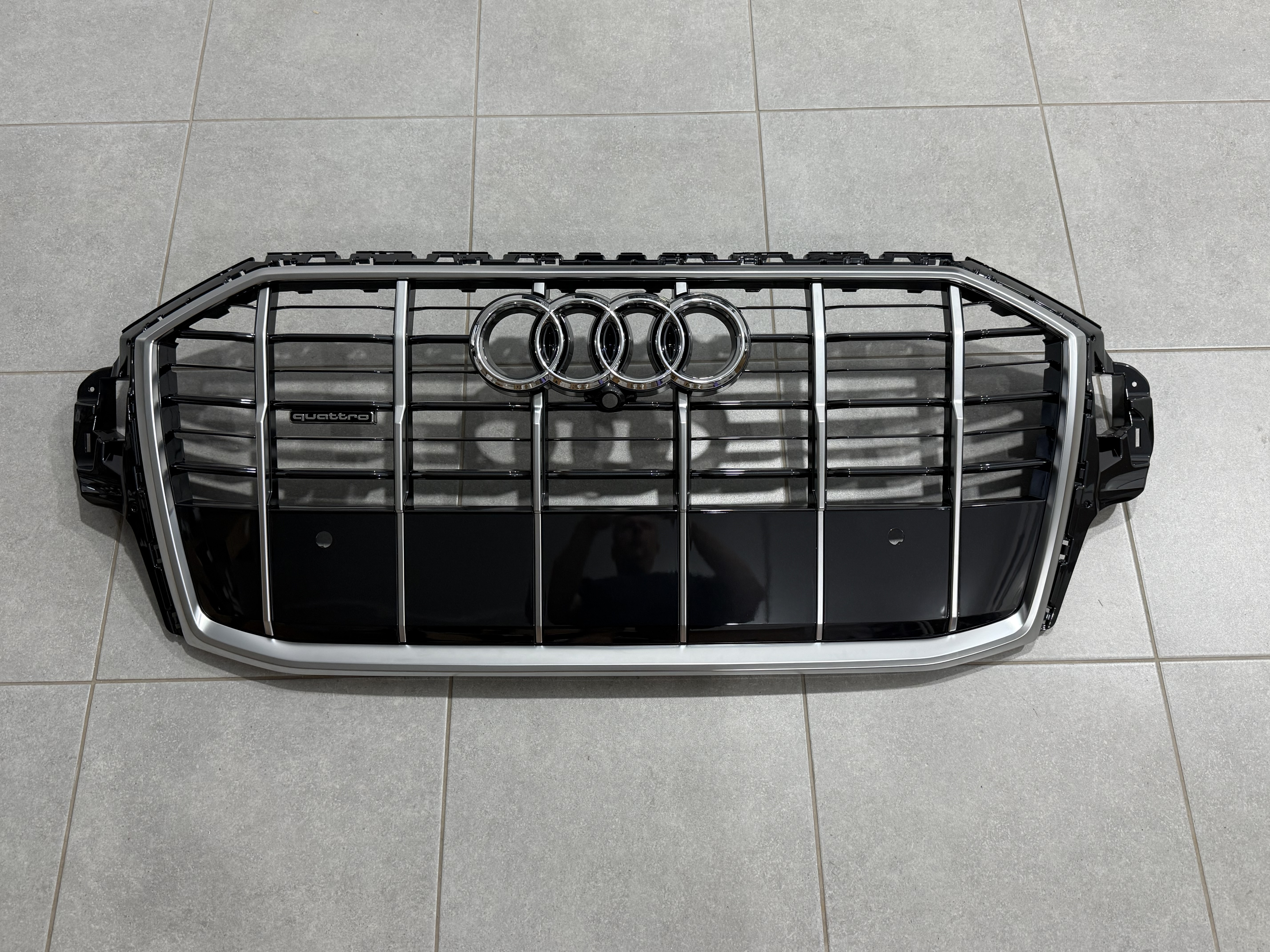 Решітка радіатора Audi Q7 2020-2024 4MO853651AHRN4 5