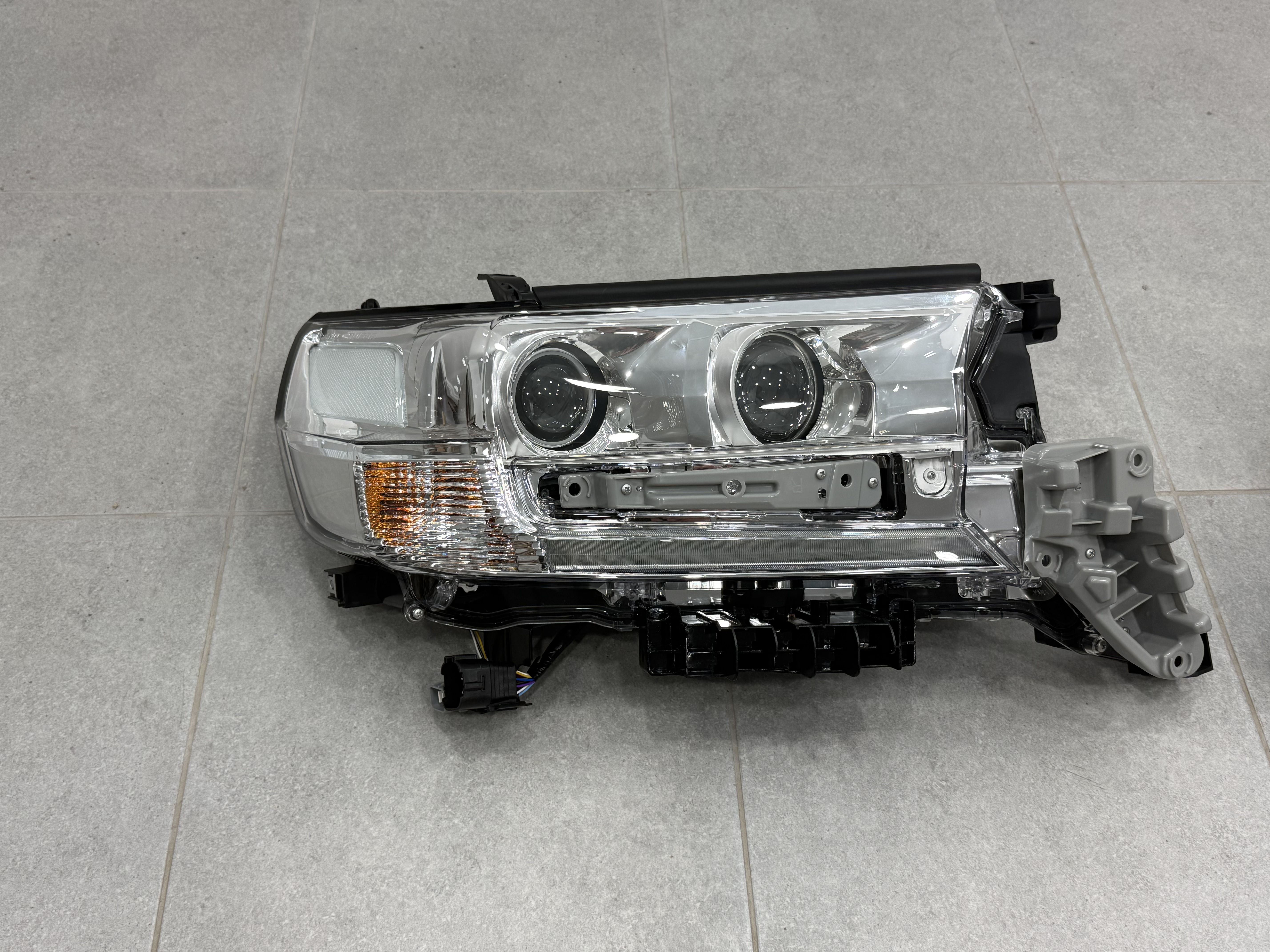 Full Led фари для Toyota Land Cruiser 200 2015-2021 4