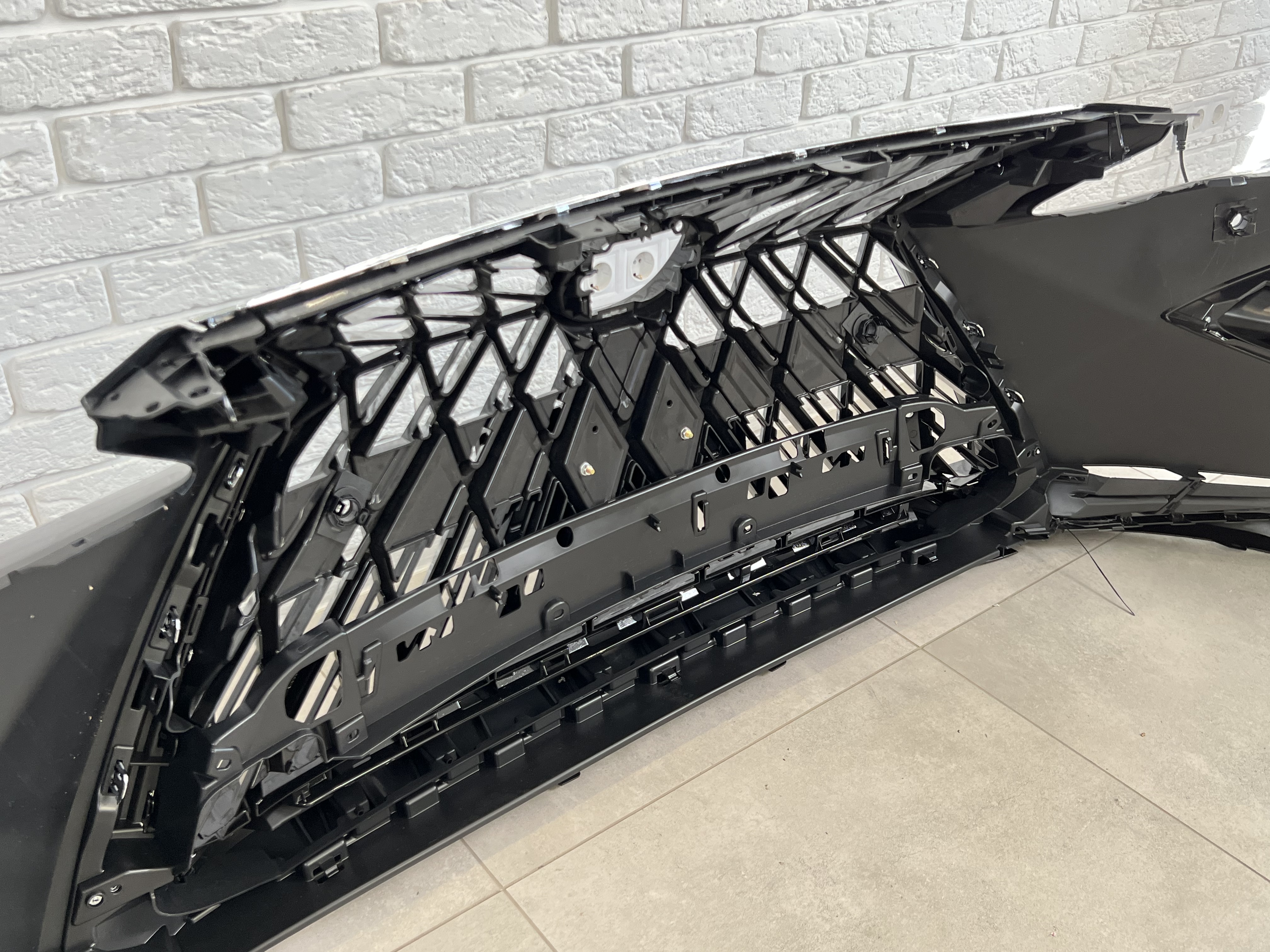 Бампер передній комплектний F-Sport з решіткою TRD Lexus RX 2015-2019 5