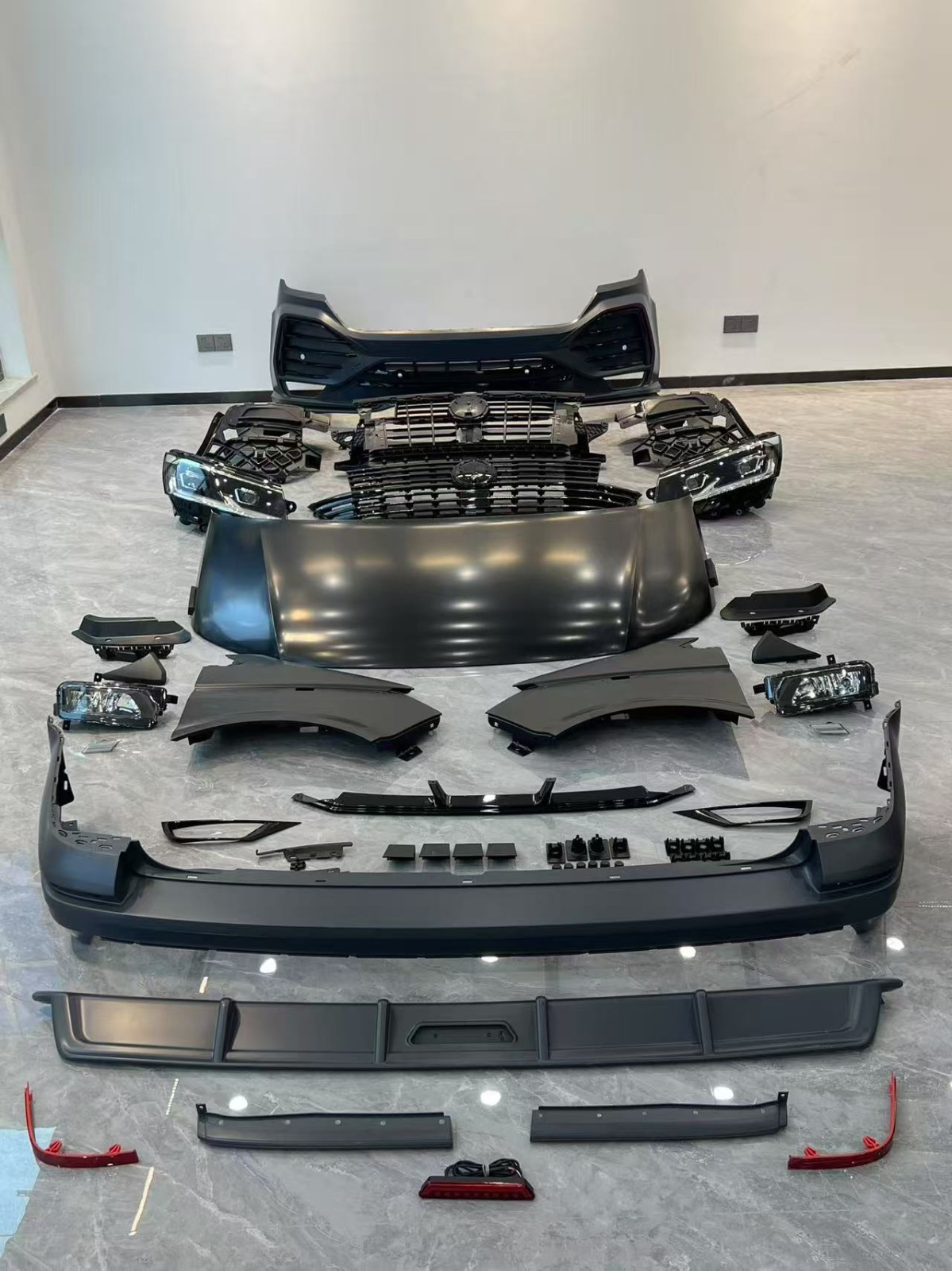 Комплект рестайлінгу в T6.1 Sportline 2