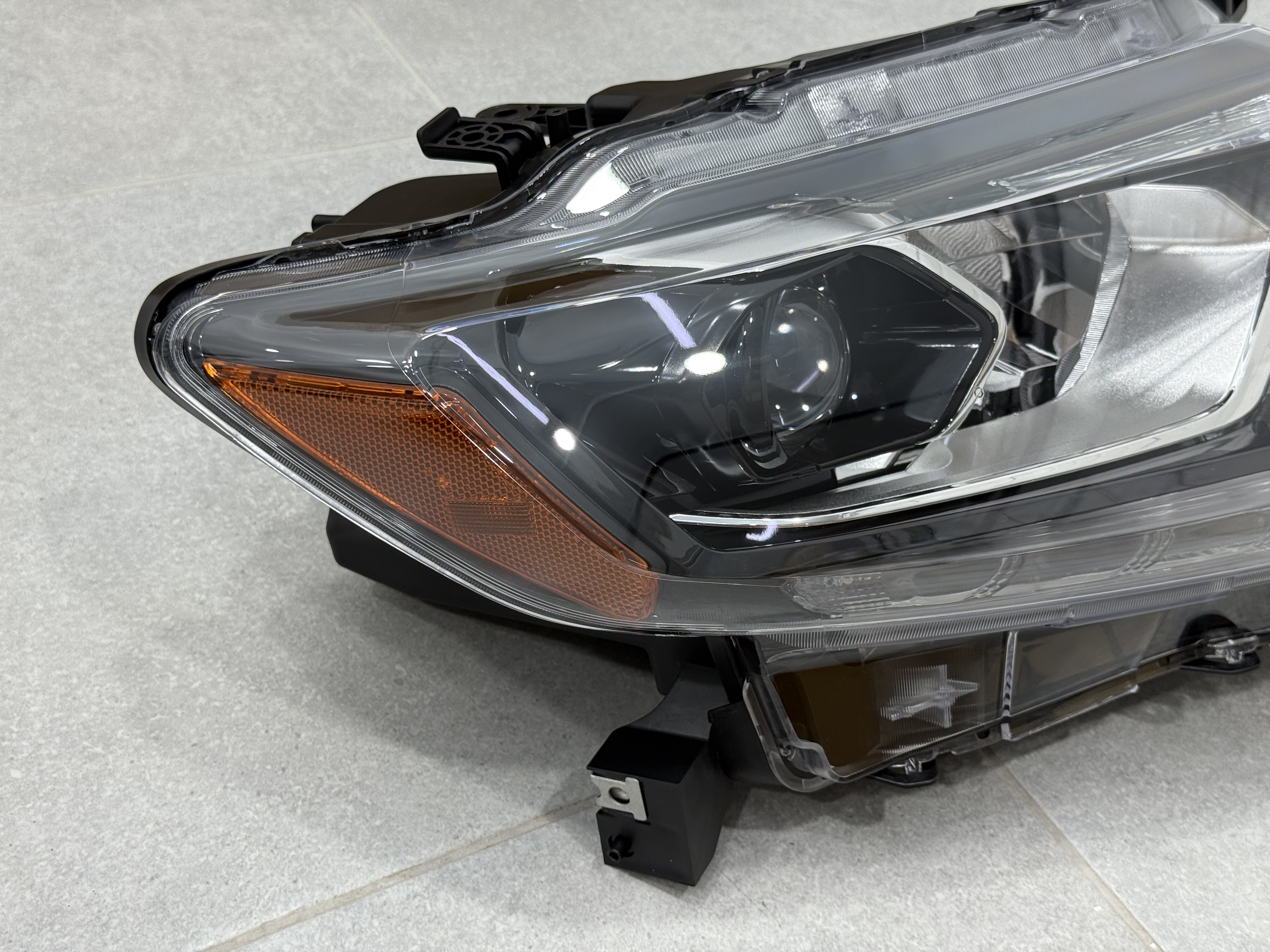 Права фара Full LED з лінзою для Nissan X-Trail 32 / Rogue 2014-2016 3