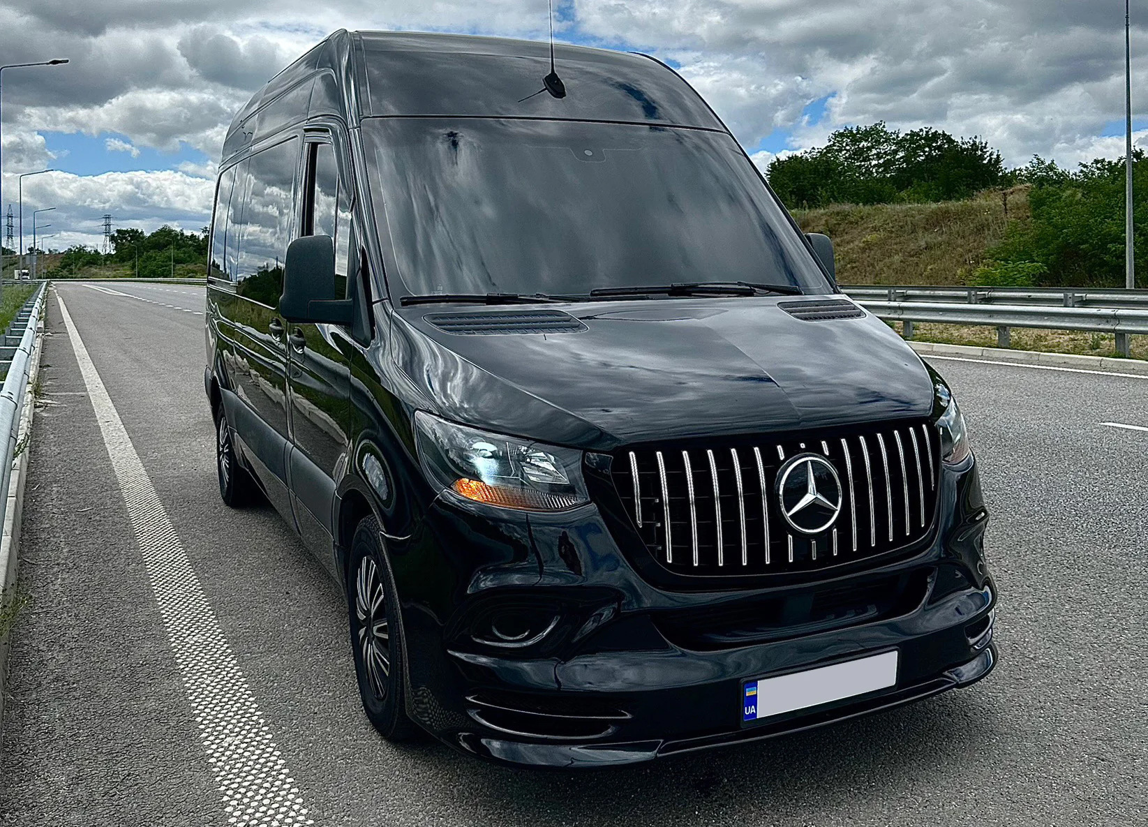 Передня решітка Panamericana GT Chrome Premium V2 (З рамкою) 3
