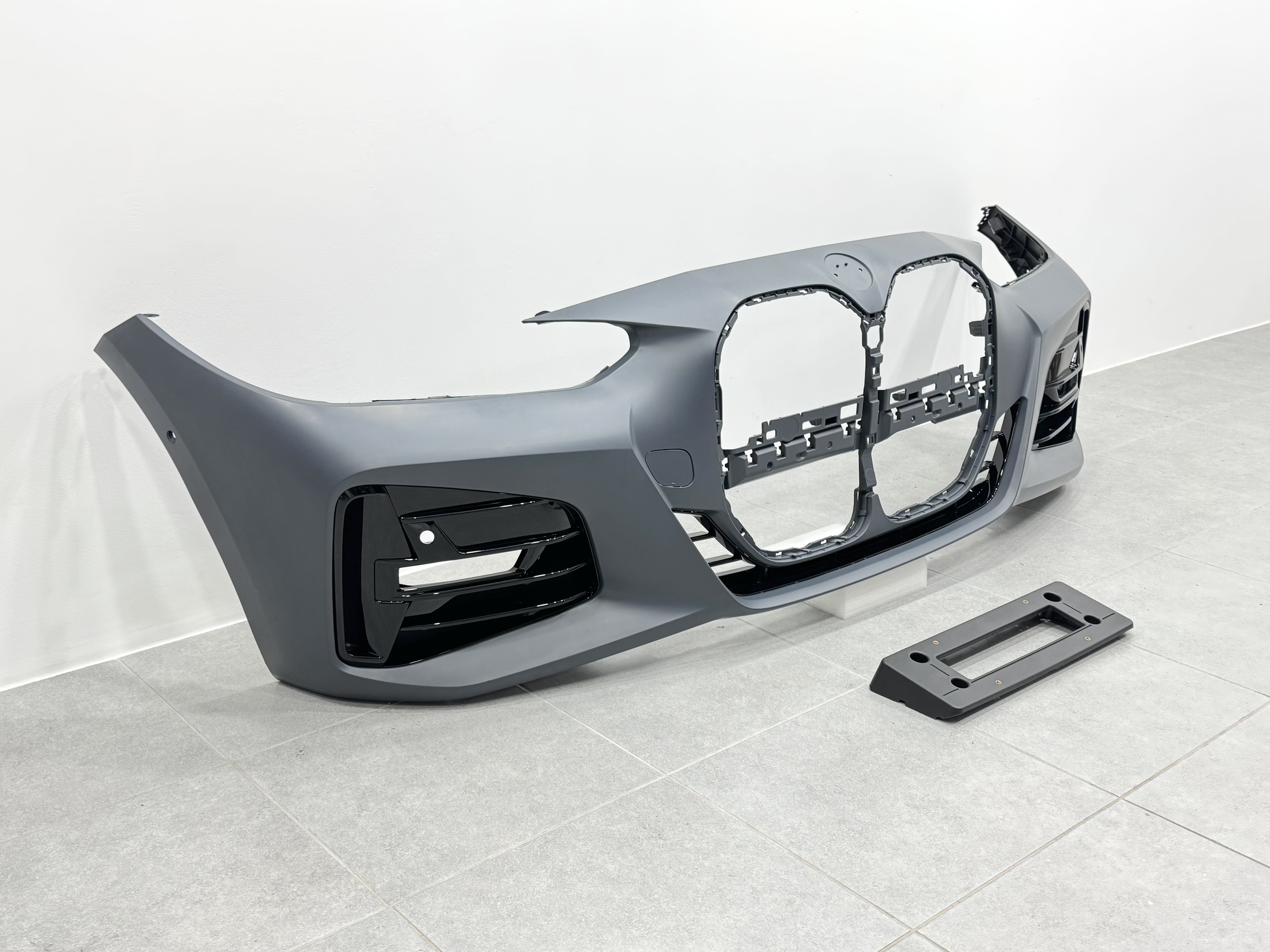 Передній бампер M paket BMW 4 series G22 G23 2020- 3