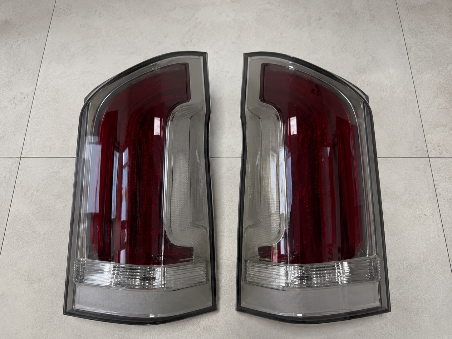 Задні ліхтарі OEM 2024 White (для Vito, 2 шт)