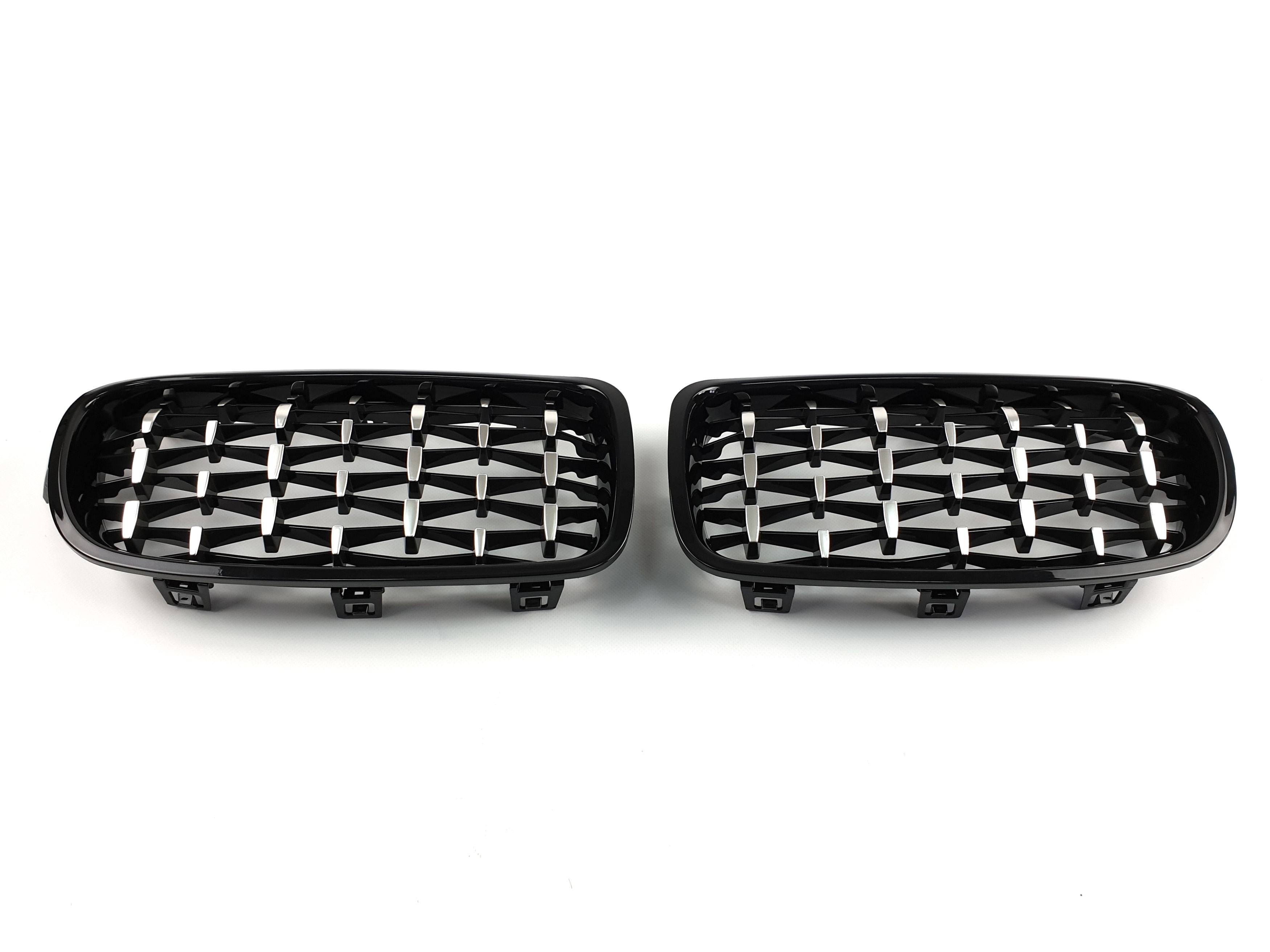 Ніздрі Diamond Silver на BMW 3 Series F30 / F31 2011-2018 року 2