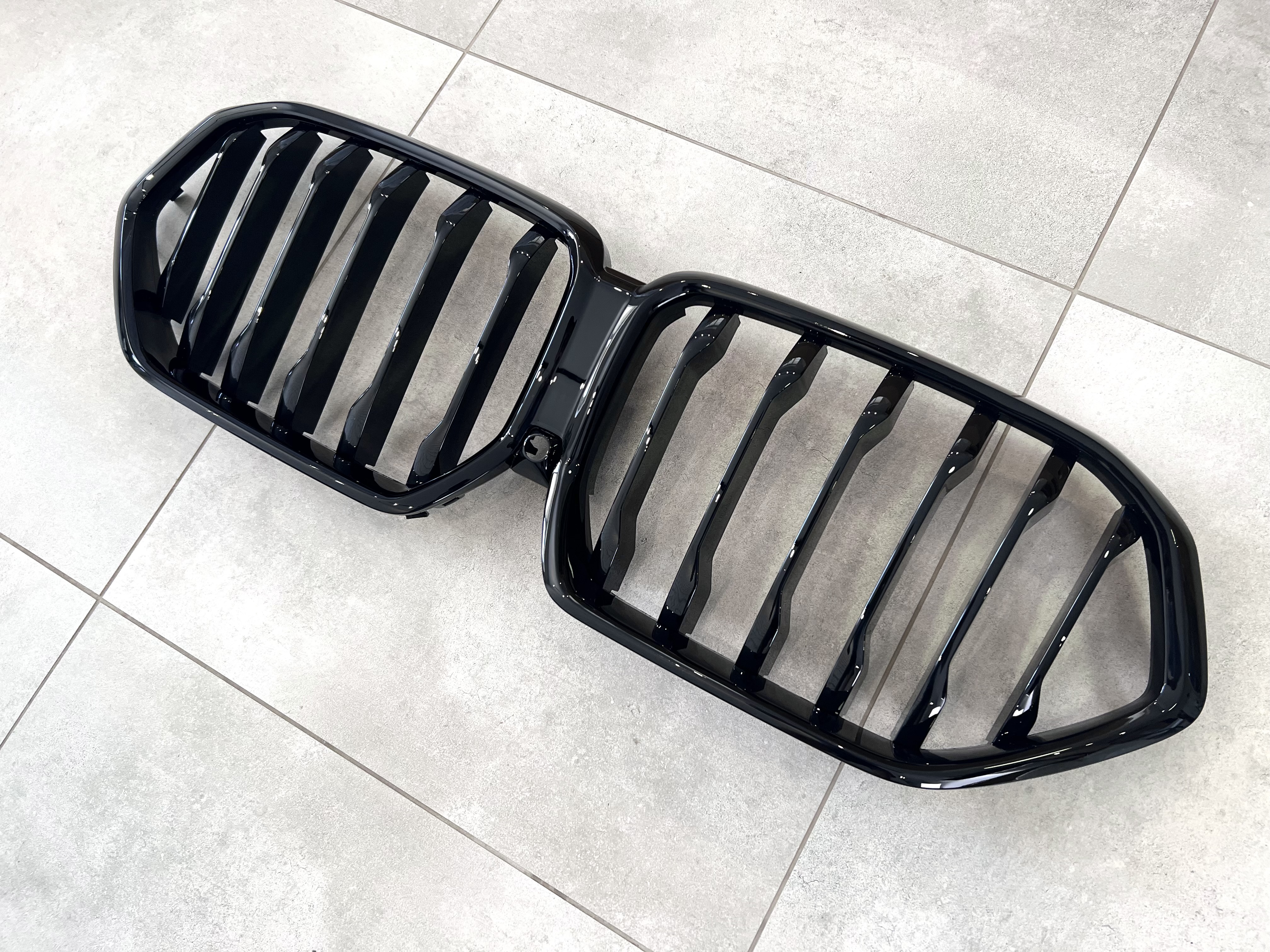 Решітка радіатора ніздрі M-Performance для BMW X6 G06 2019- чорний глянець 2