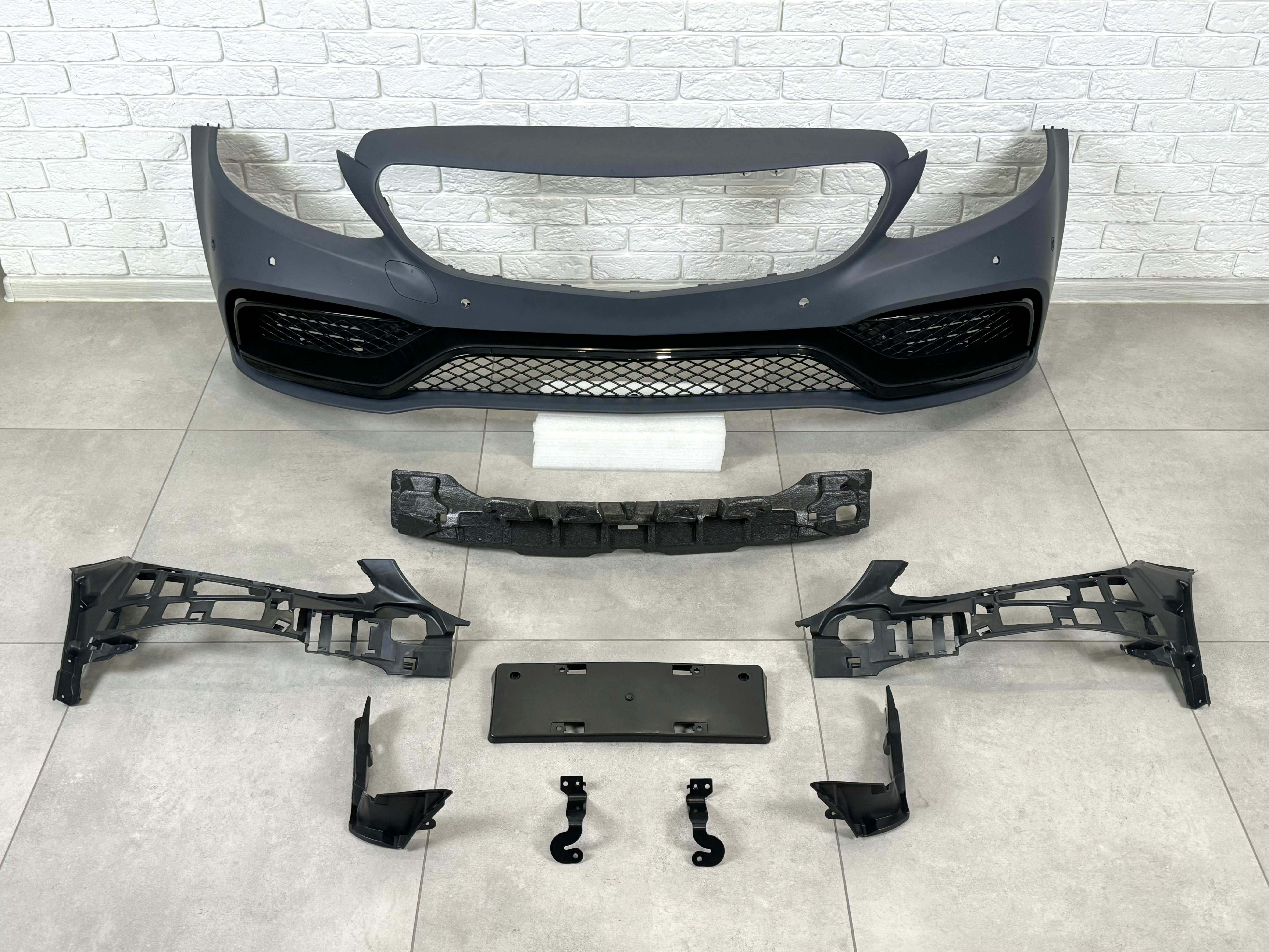 Бампер у зборі стиль AMG C63 Mercedes C-class W205 2014-2018 6