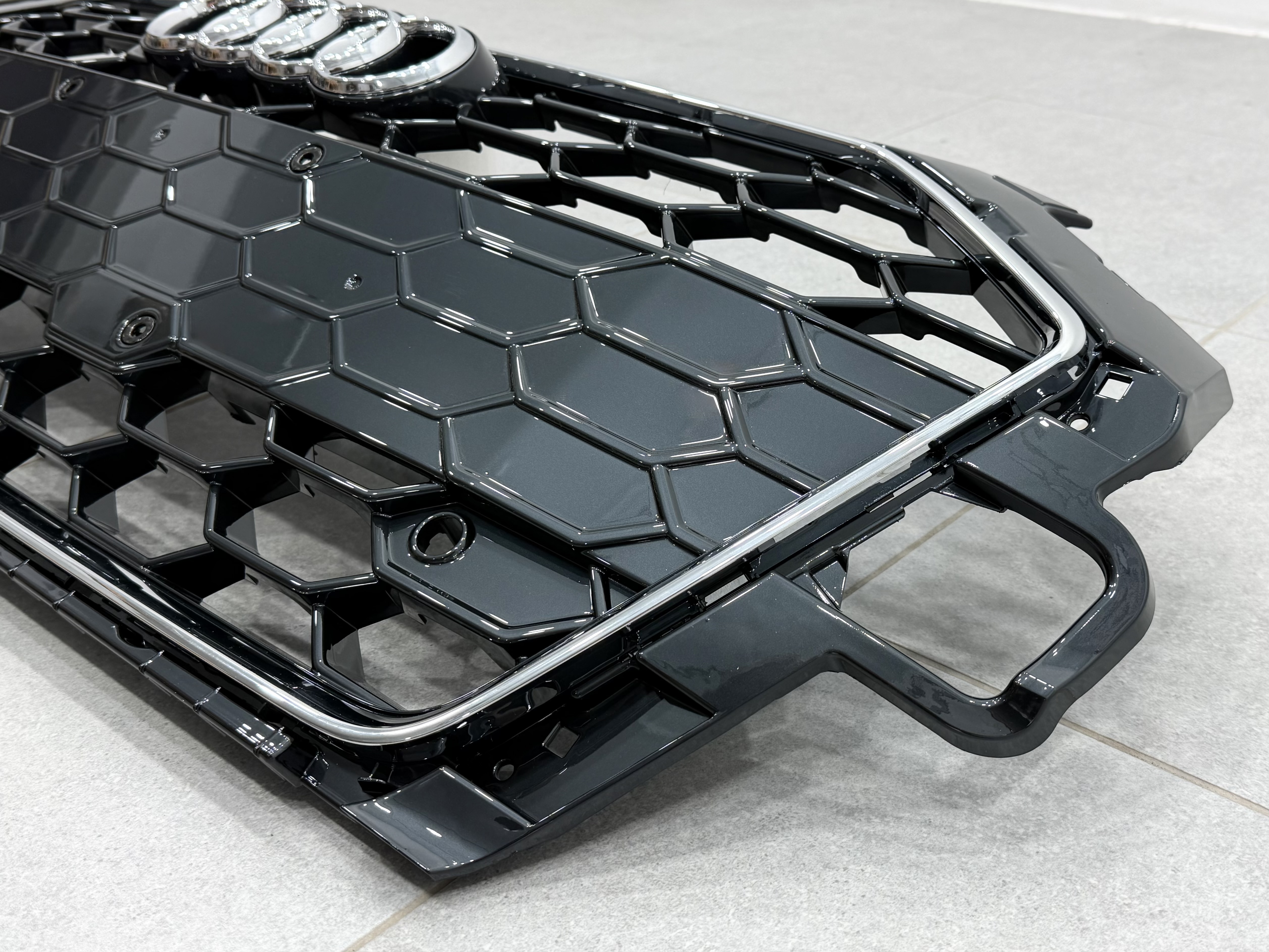 Решітка радіатора S-Line 8W0853651 для Audi A4 B9 2020-2023 6
