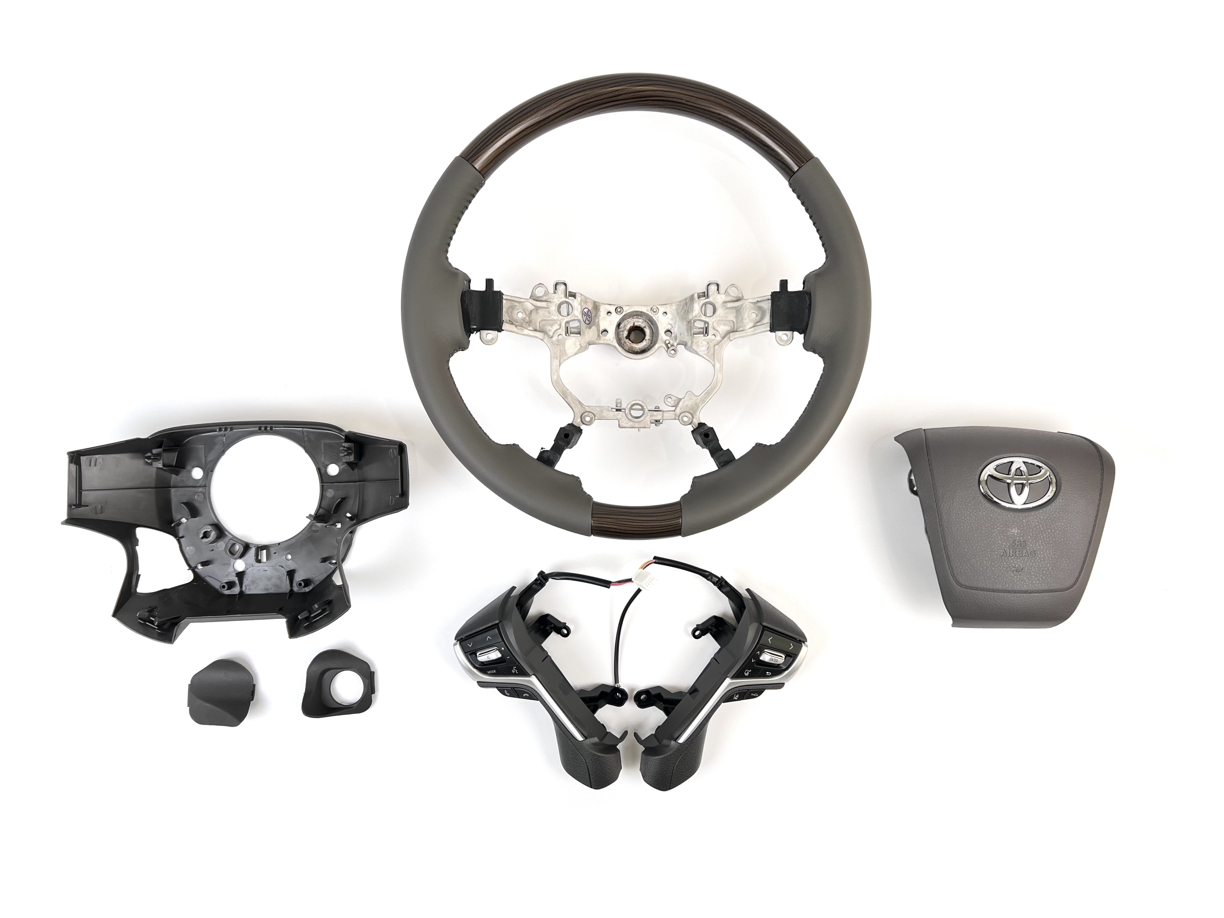 Кермо у зборі сіре зі світлим деревом Toyota Land Cruiser 200 / Prado 150 6