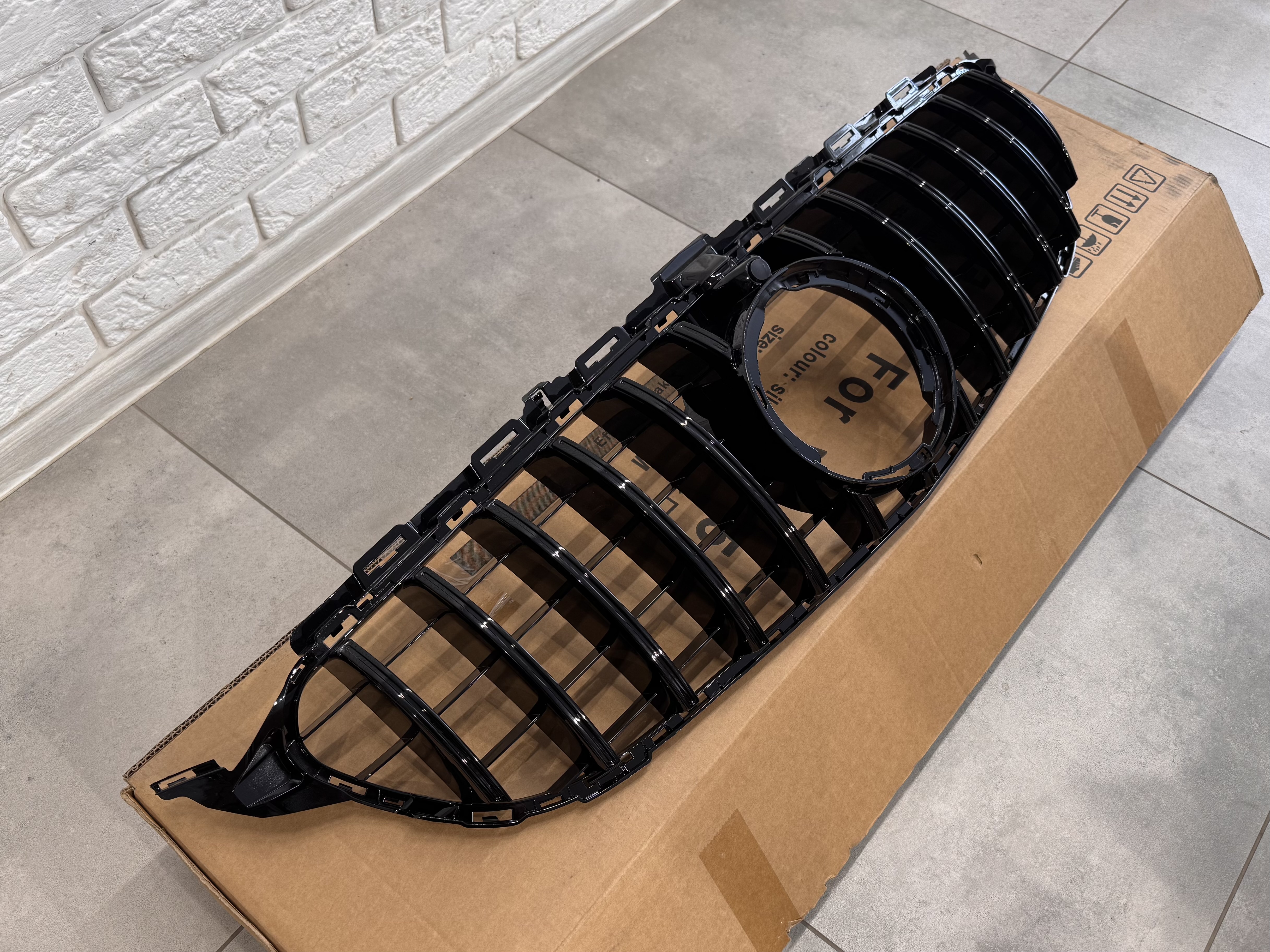Решітка радіатора GT BLACK Mercedes C-Class W205 2019-2021 ПІД КАМЕРУ 4