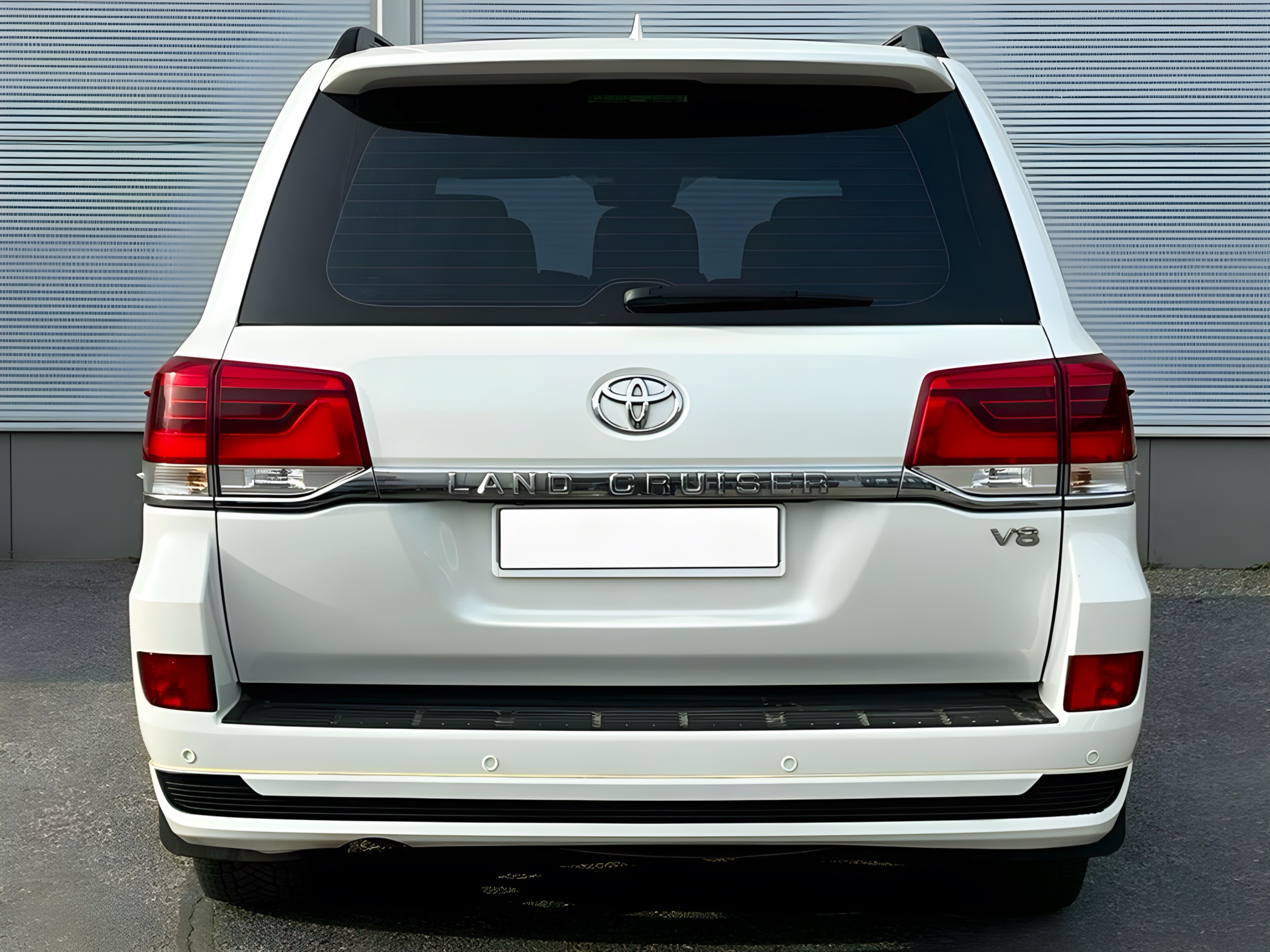 Обвіс спідниця заднього бампера Executive Lounge Toyota Land Cruiser 200 2015-2021 стиль 2019 / 2021 колір білий 2