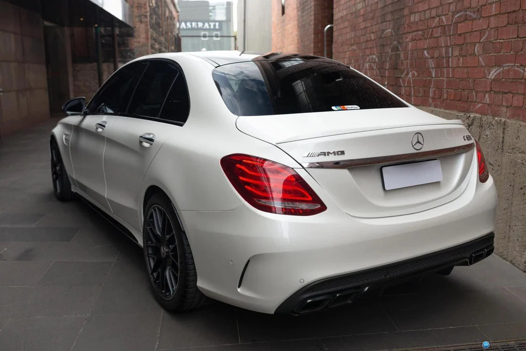 Задній бампер під дифузор (AMG C63-designs 2014-2021)