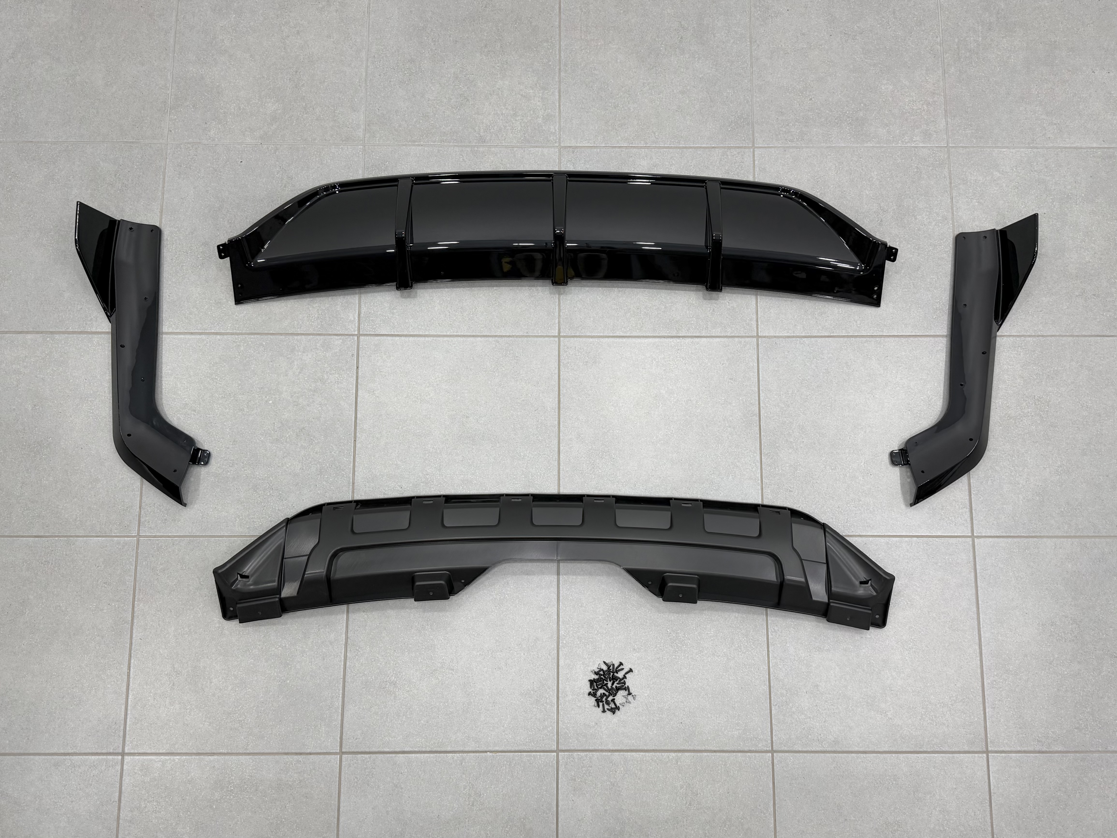 Дифузор накладка заднього бампера Paradigma M-Performance для BMW X5 F15 2013-2018, колір чорний глянець 2