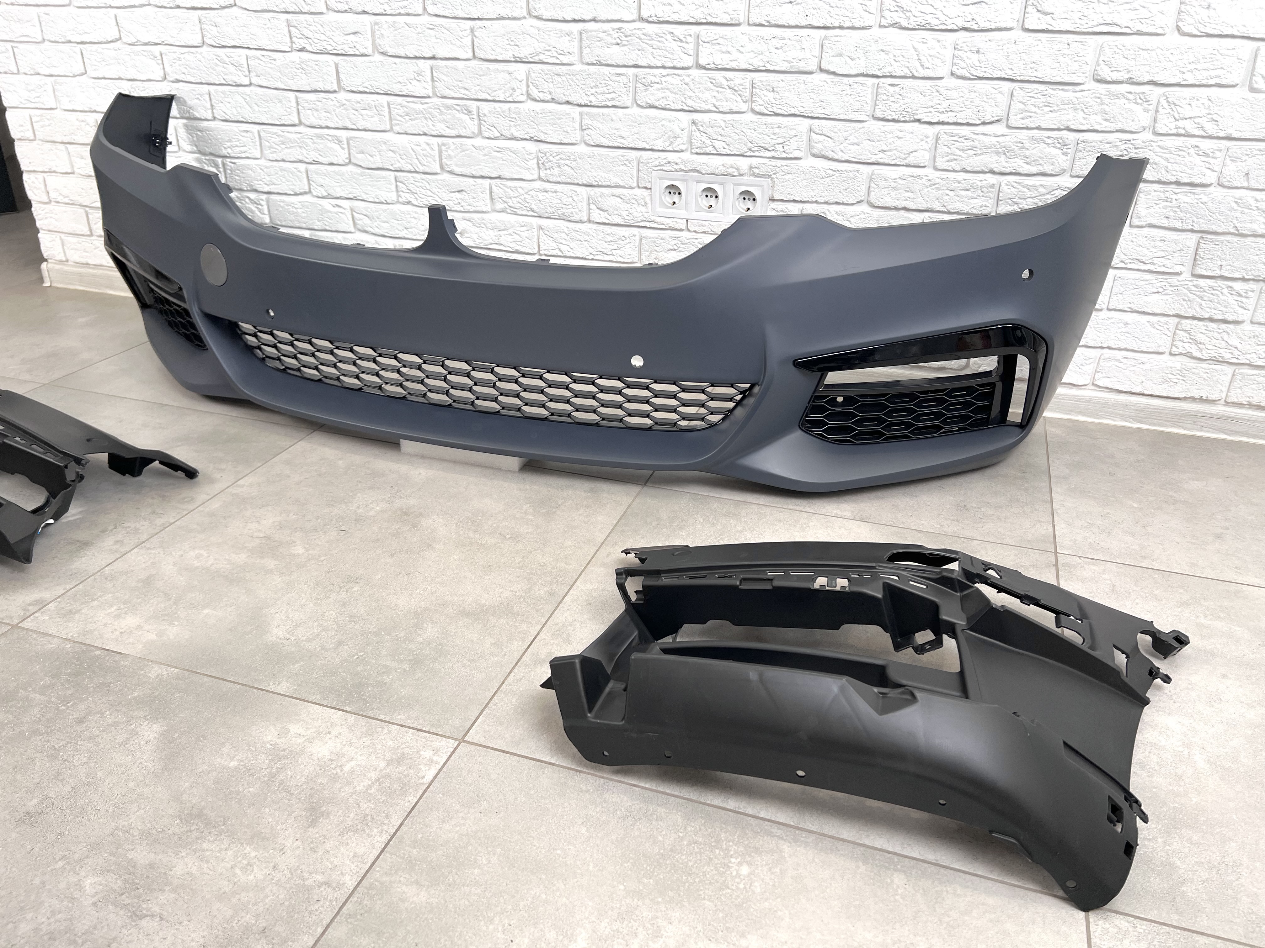 Передній бампер M Paket BMW 5 Series G30 G31 2017-2020 2
