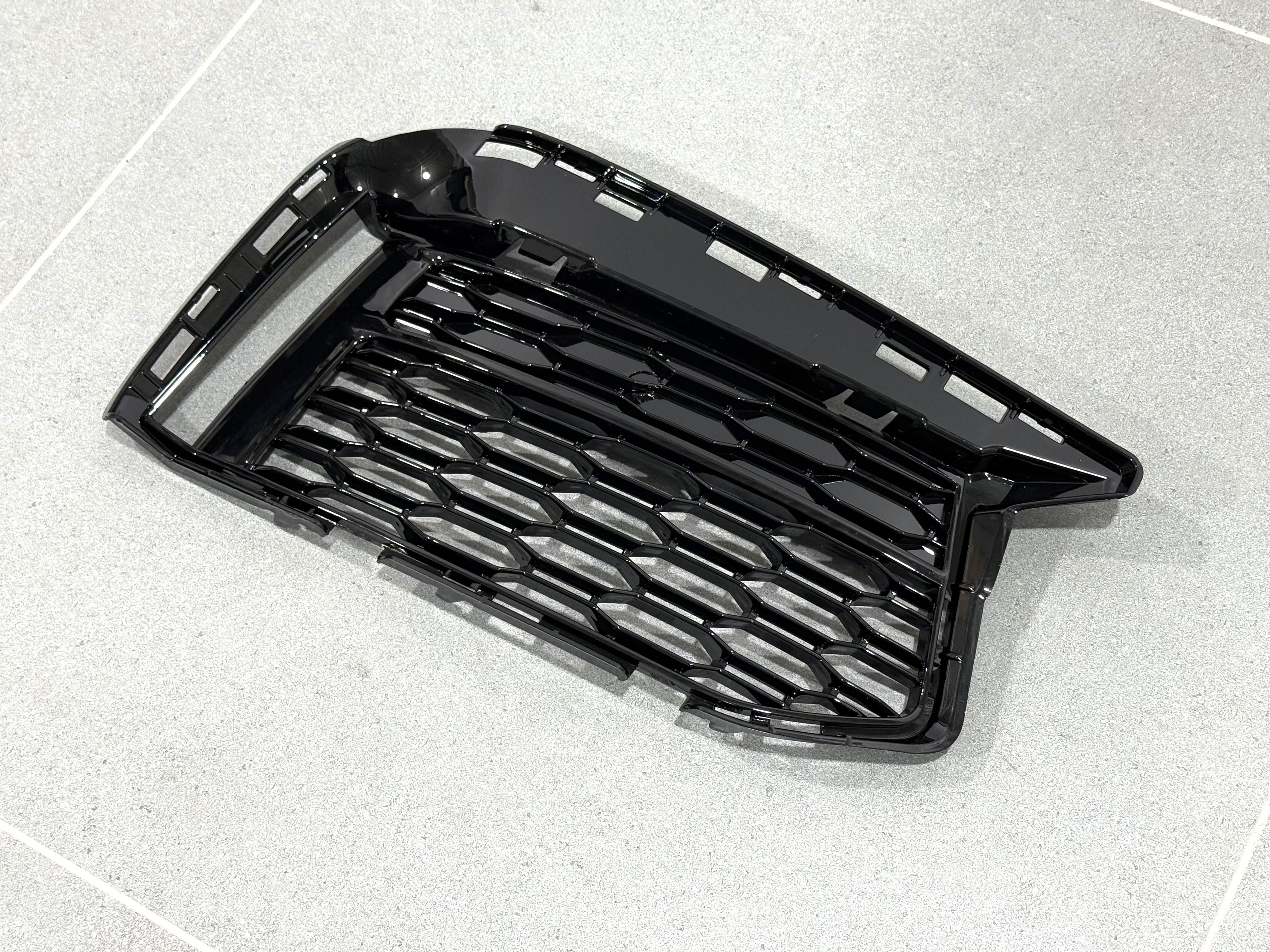 Права решітка бамперу M Paket 51118064964 для BMW 5 series G30 G31 2017-2020 4