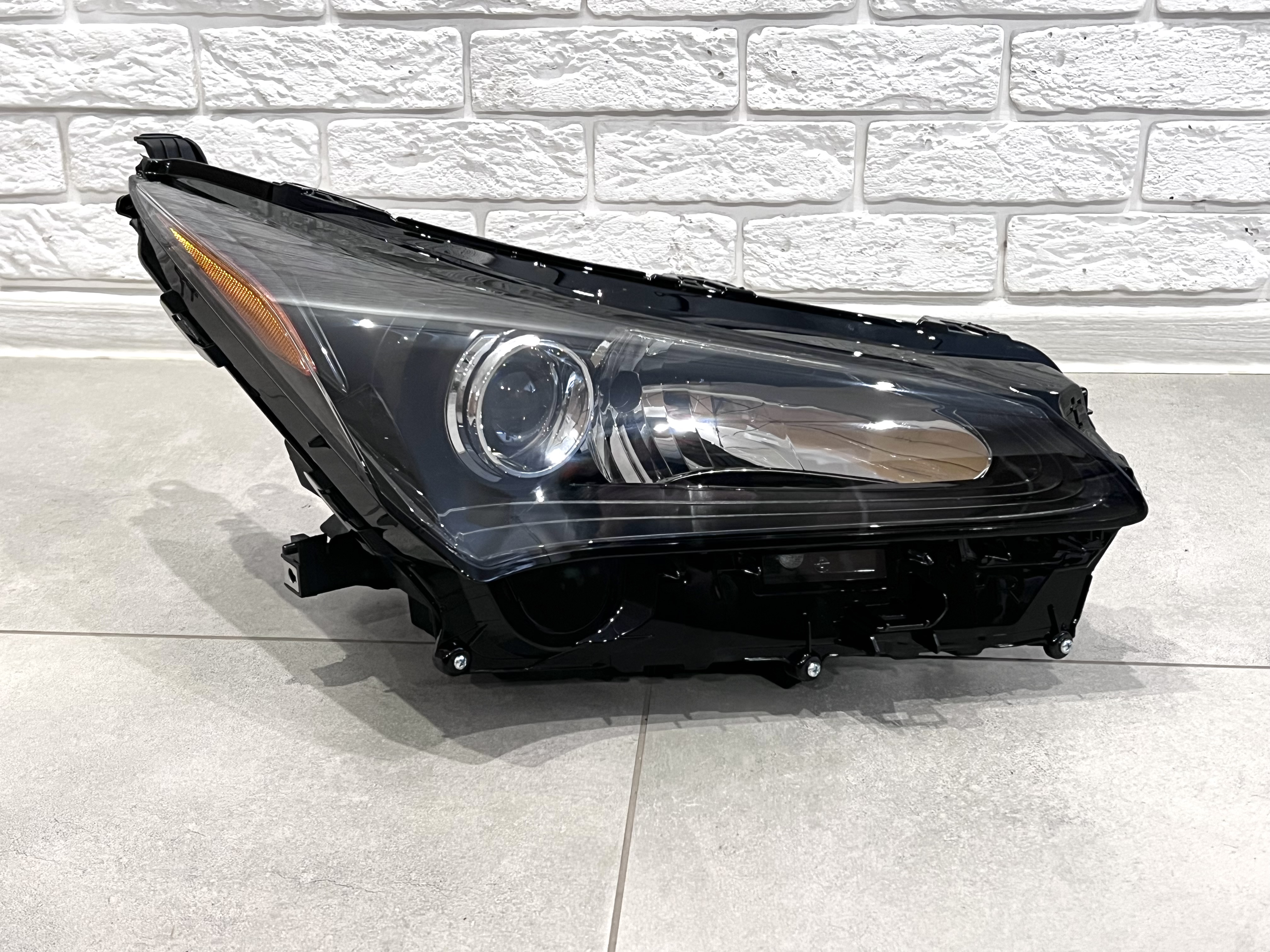 Права фара Lexus NX 2014-2017 під блок 2