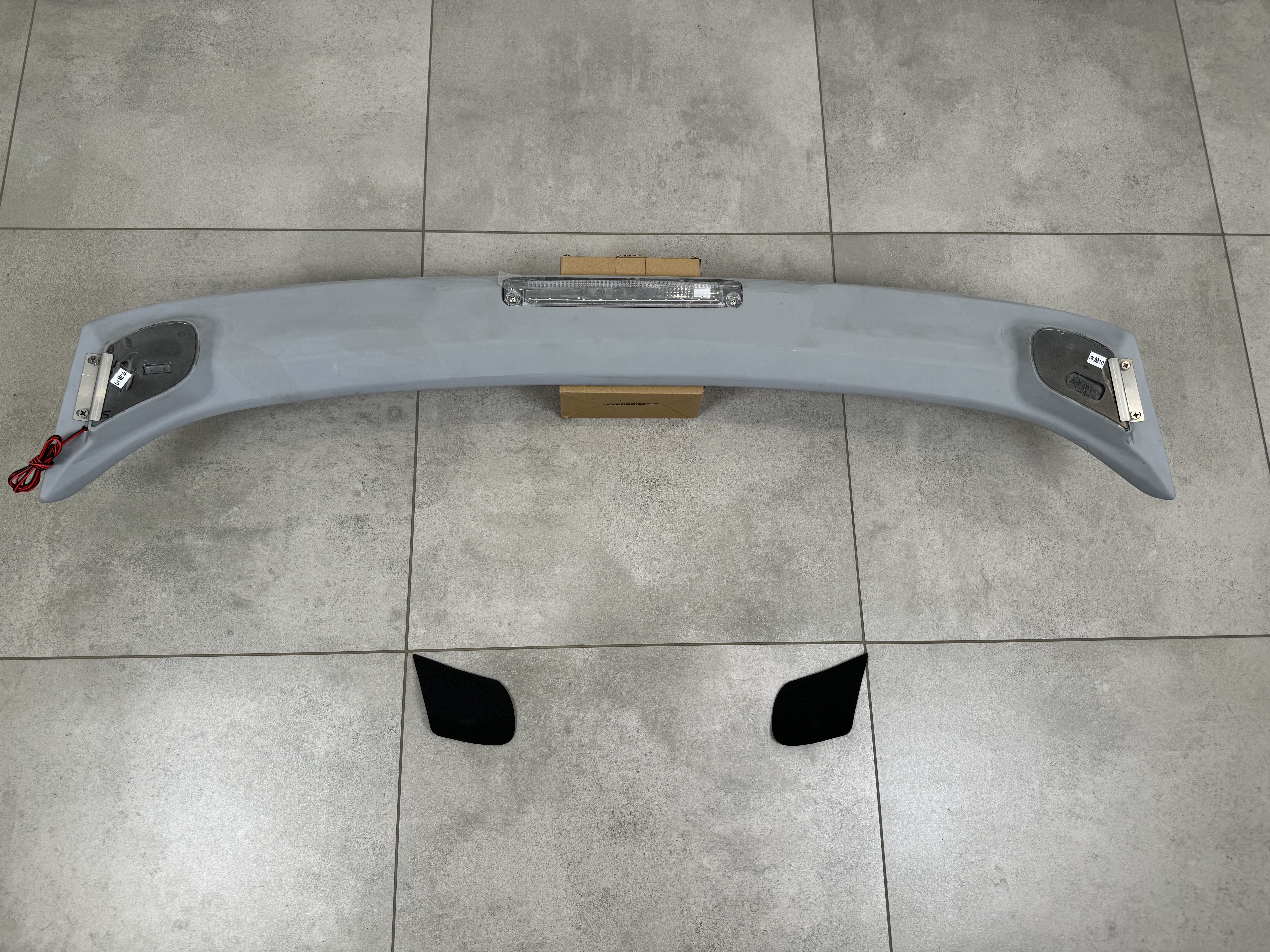 Спойлер на багажник зі стоп-сигналом Toyota Corolla 2007-2012 ABS пластик під фарбування 3