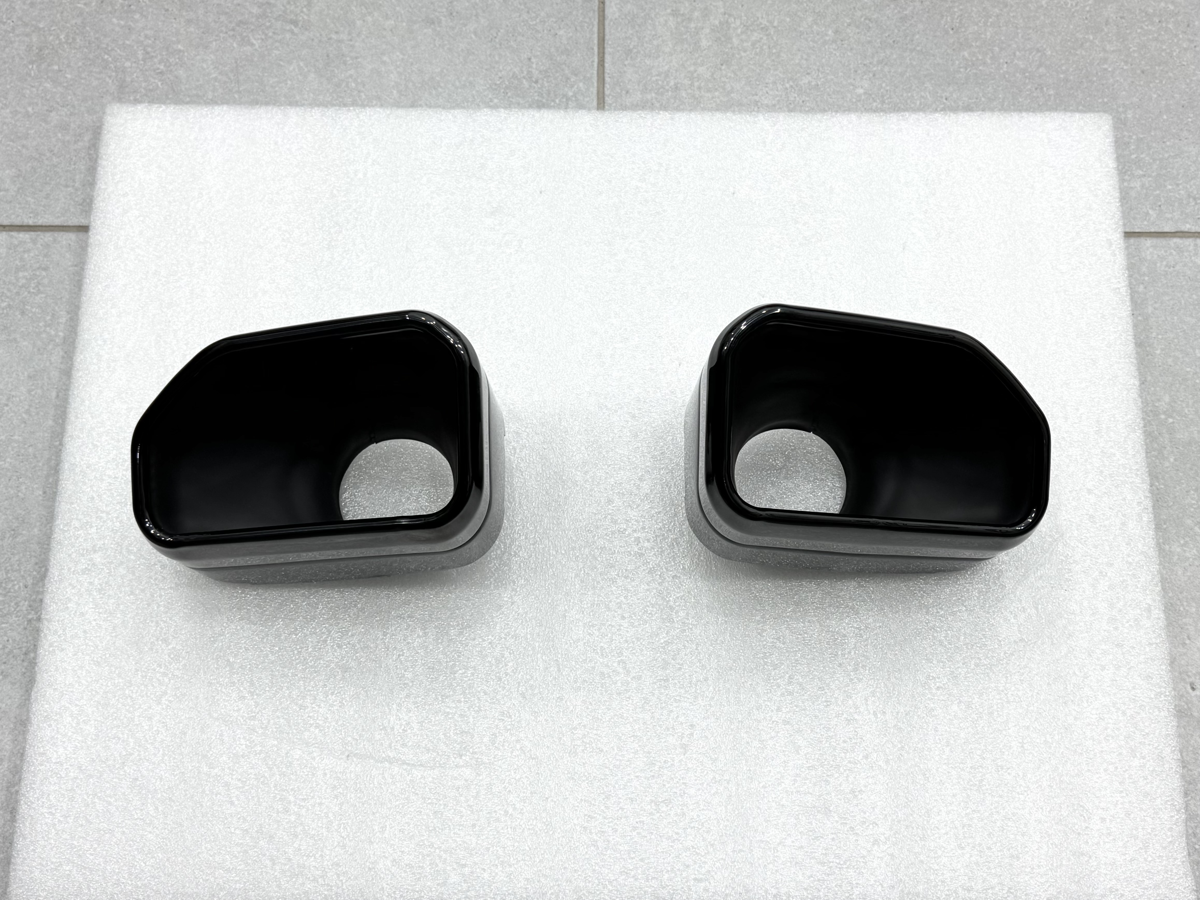 Насадки на вихлопні труби M Paket для BMW X3 G01 / X4 G02 2022-2024 чорні 2