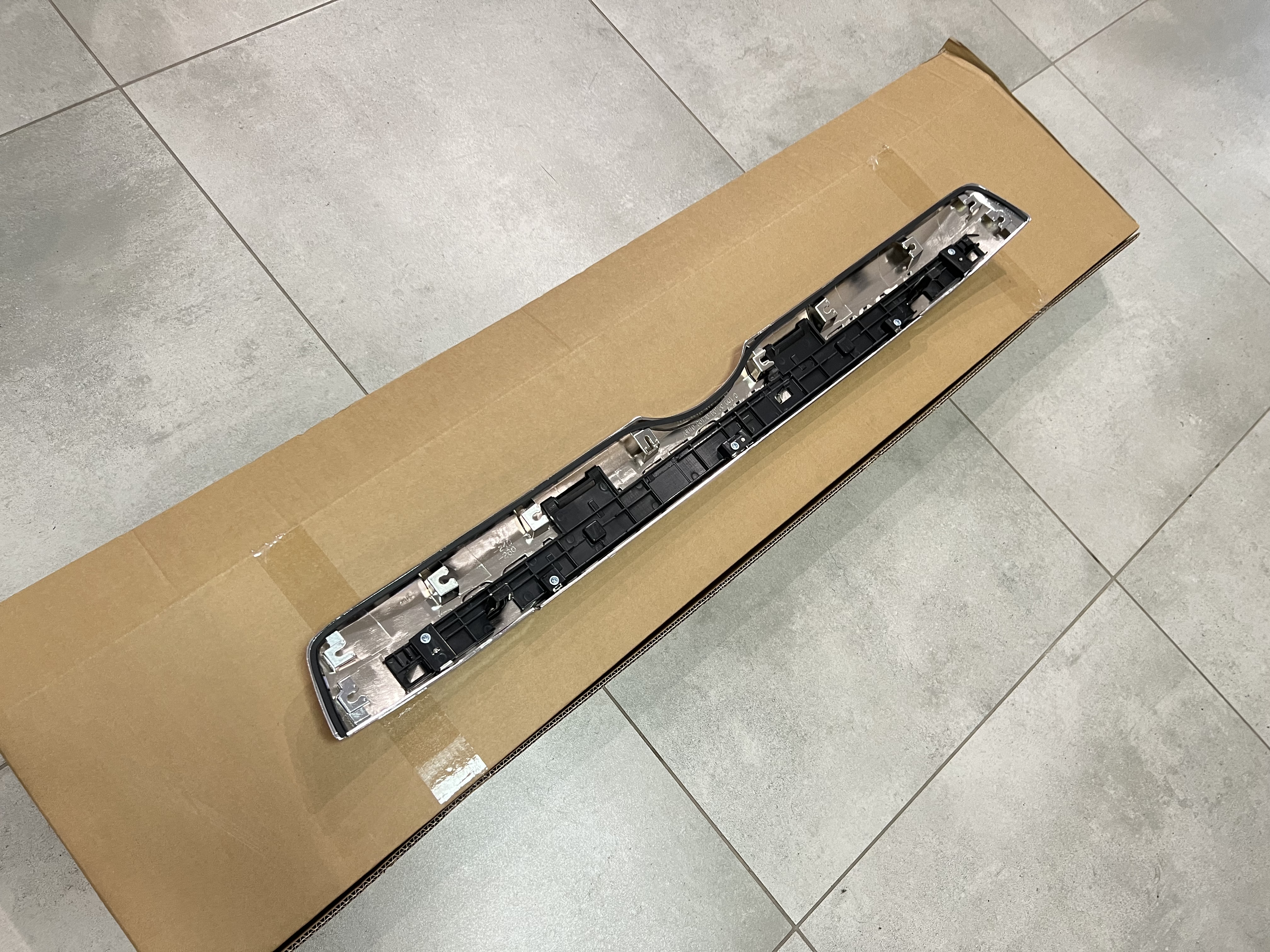 Замінна хромована планка багажника Toyota Land Cruiser Prado 150 рестайлінг 2018 (ABS пластик) 5