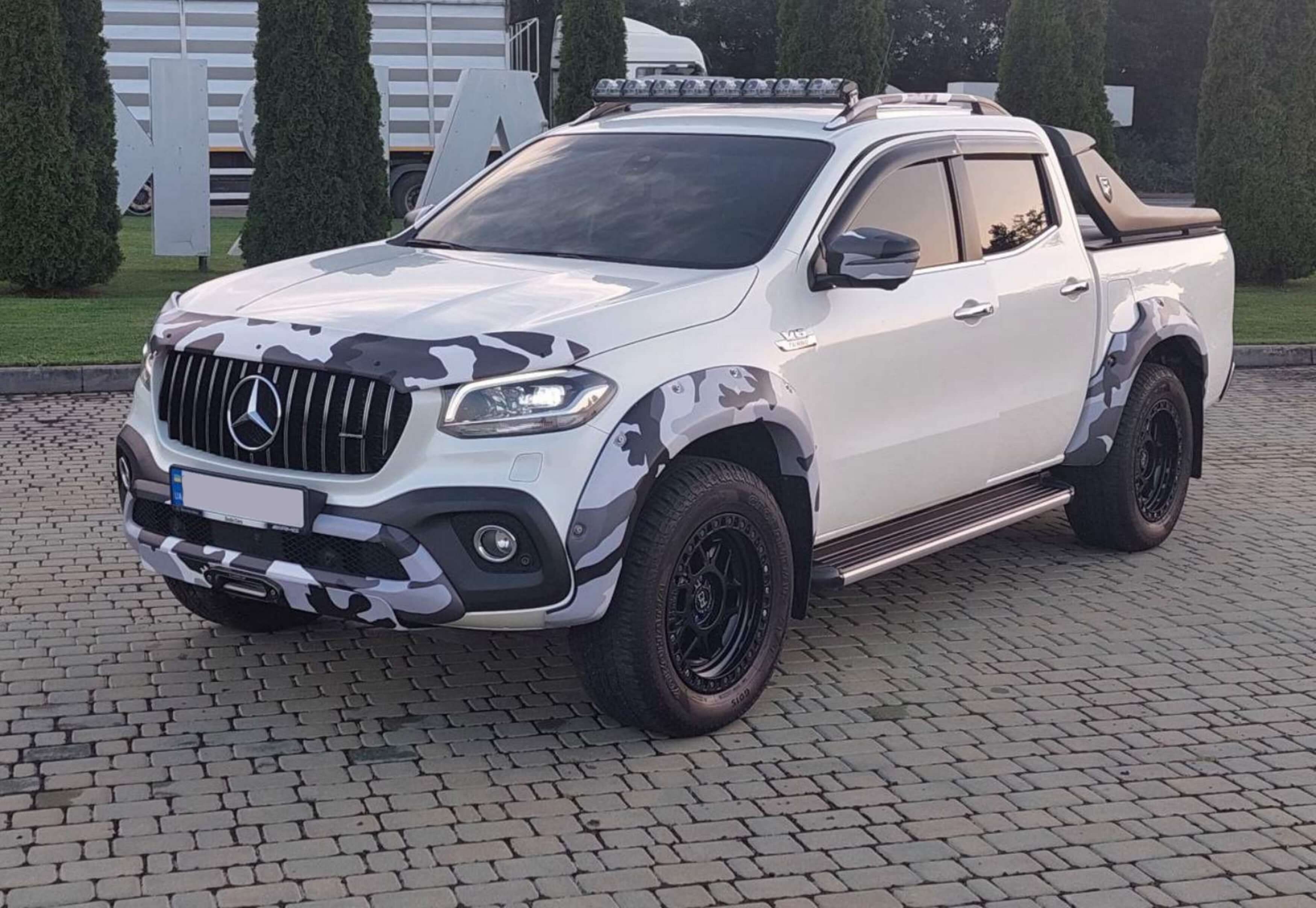 Решітка радіатора Chrome Black GT на Mercedes-Benz X-Class W470 2017-2020 року 4