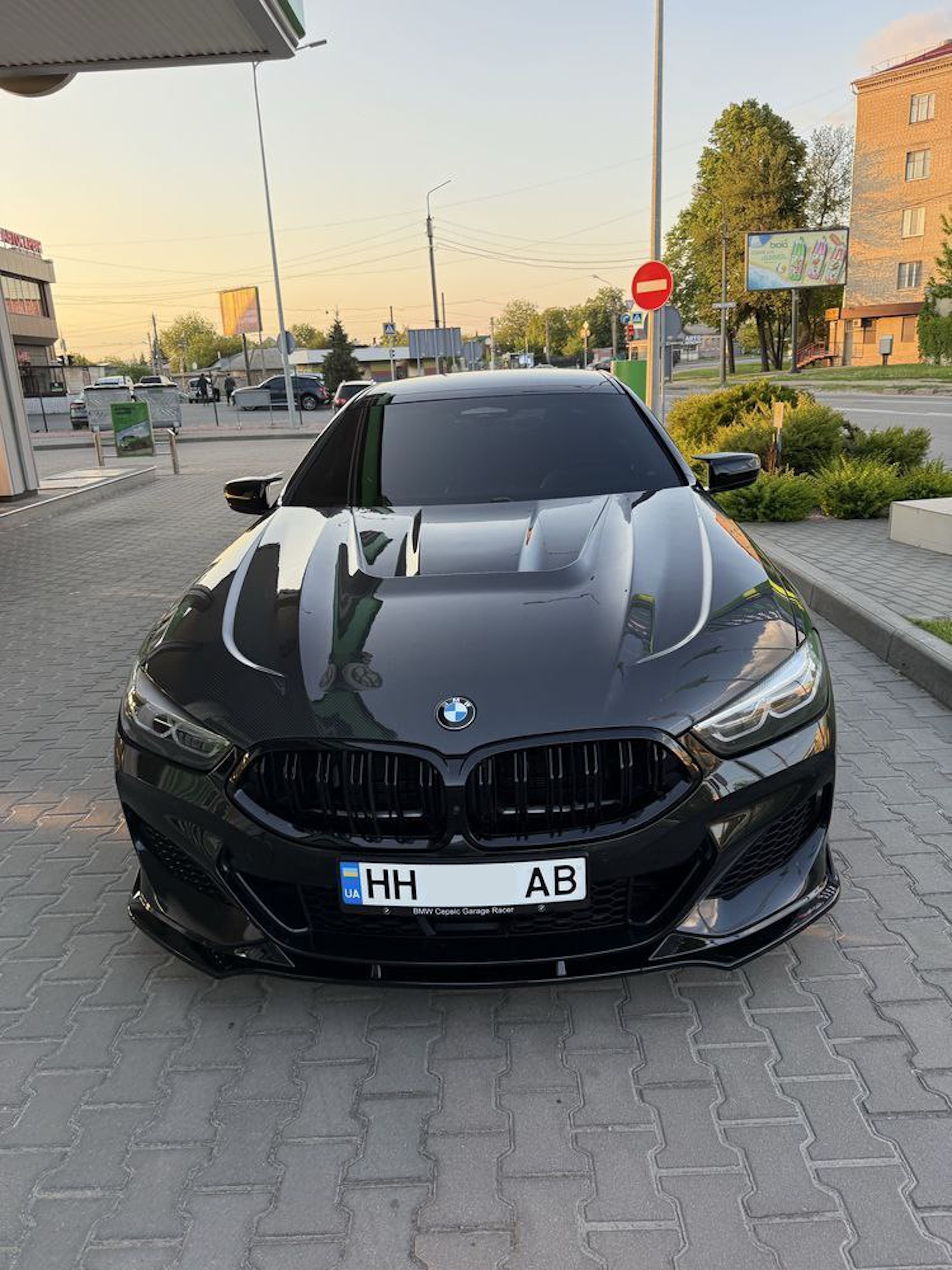 Губа (переднього бампера) Чорний глянець на BMW 8 Series G14 / G15 / G16 2018-2023 року 5