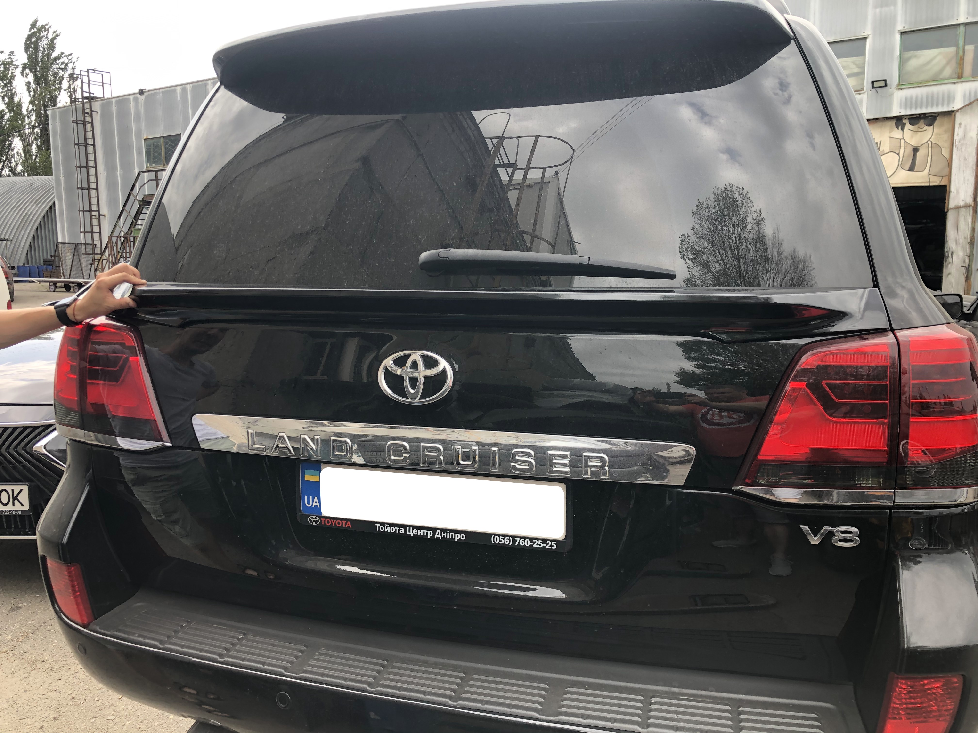 Спойлер під скло WALD Toyota Land Cruiser 200 2008-2016 ABS пластик колір чорний 2