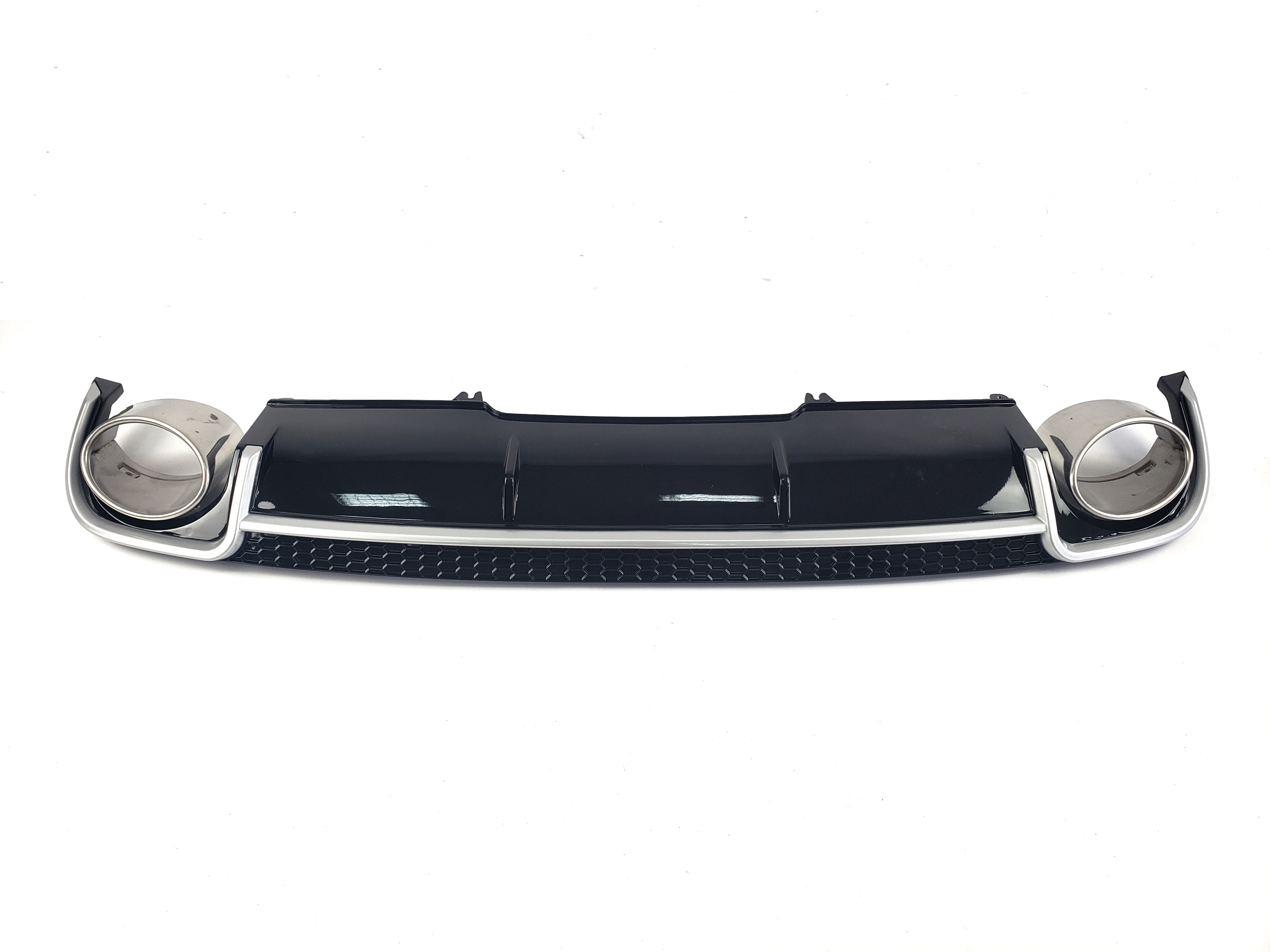 Дифузор (заднього бампера) Black Silver / Chrome Pipe (в стилі RS4) на Audi A4 B9 2015-2019 року 2