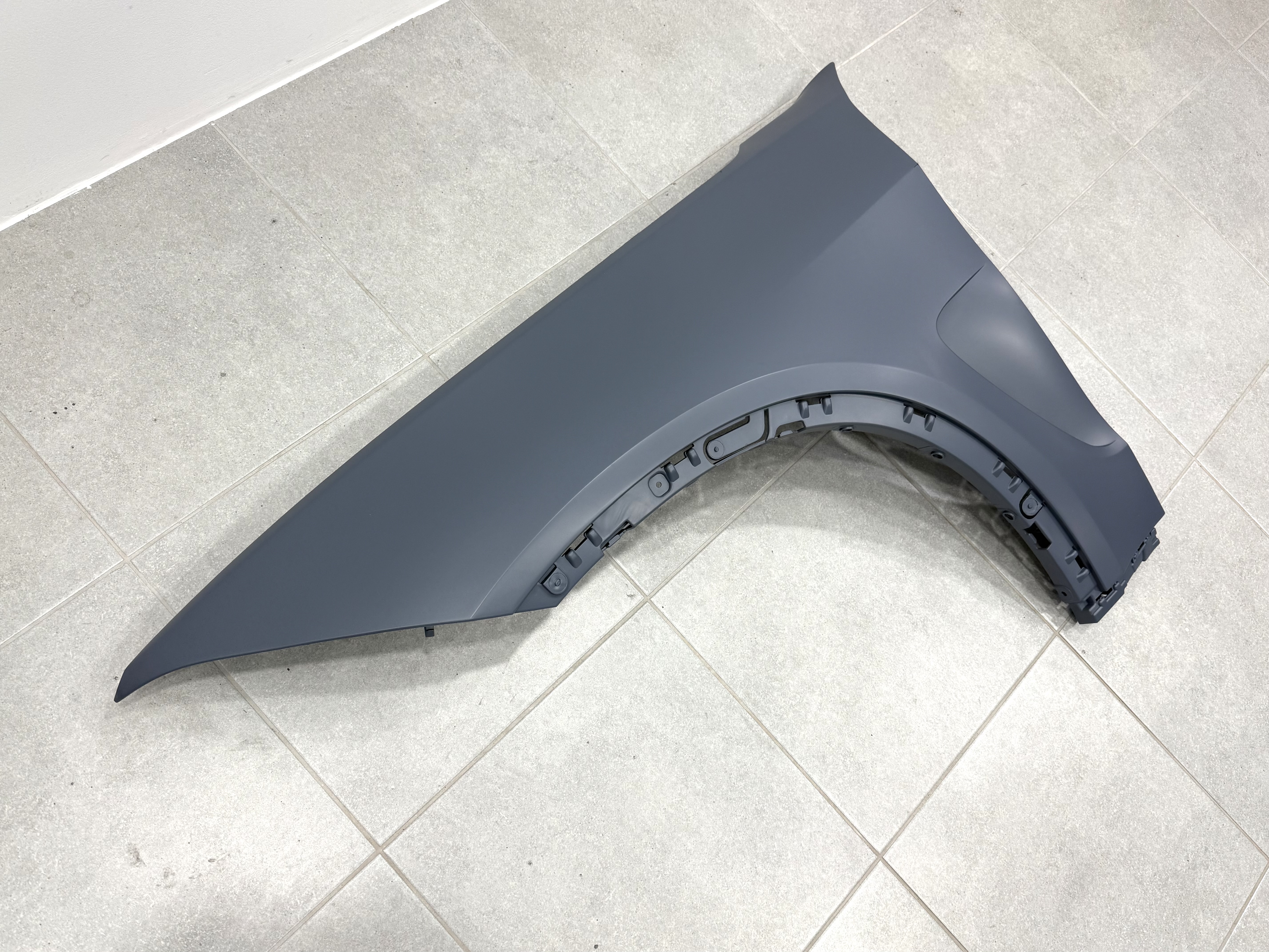 Крило ліве BMW X5 F15 2013-2018 51657373541пластик 3