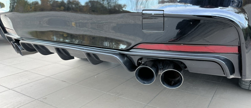 Задній дифузор V-3 (для M Performance, чорний глянець) 2