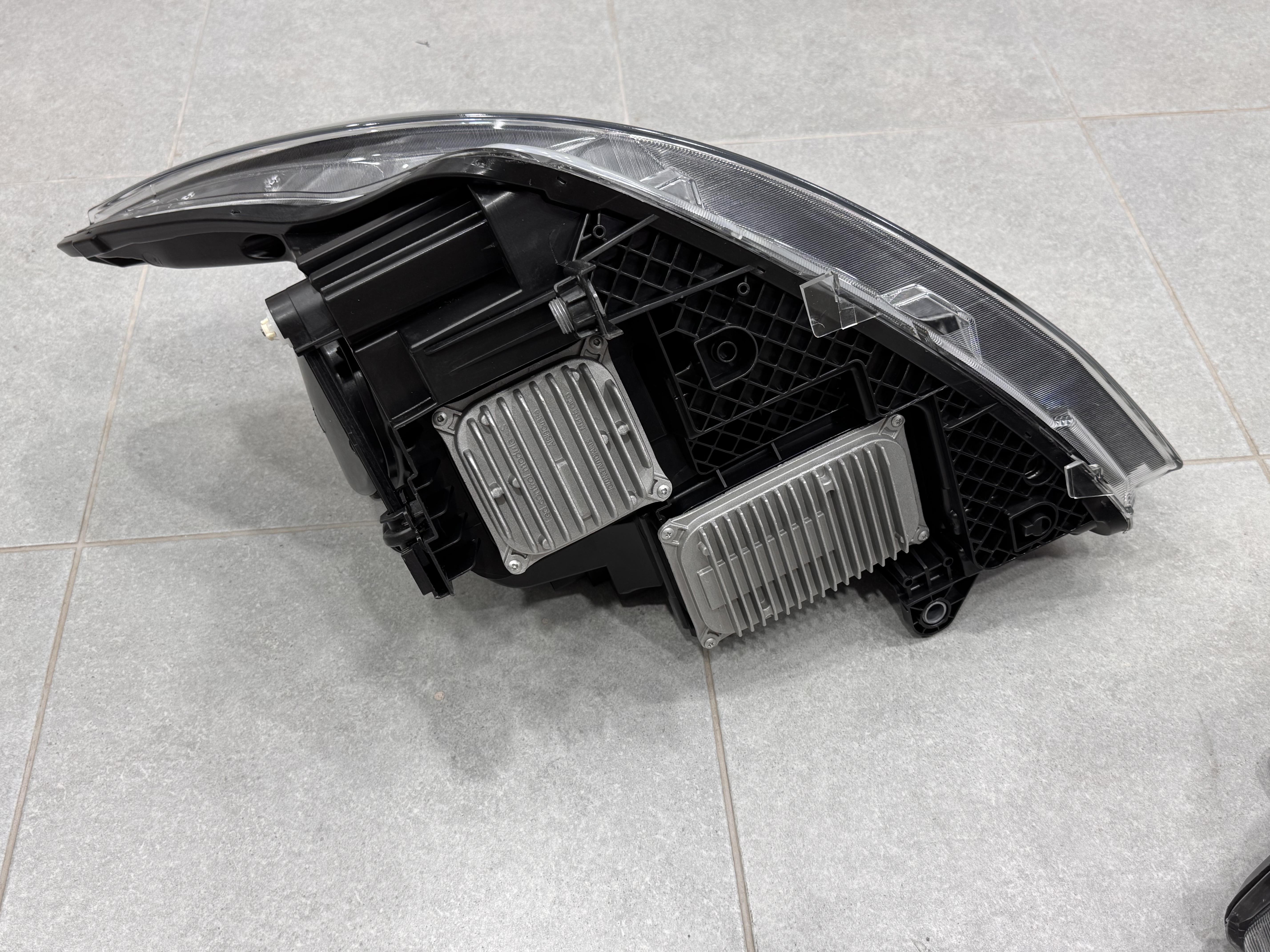 FULL LED фари рестайлінг 2023+ для Mercedes W447 Vito / V-class / Metris 2014-, комплект 2шт. 2