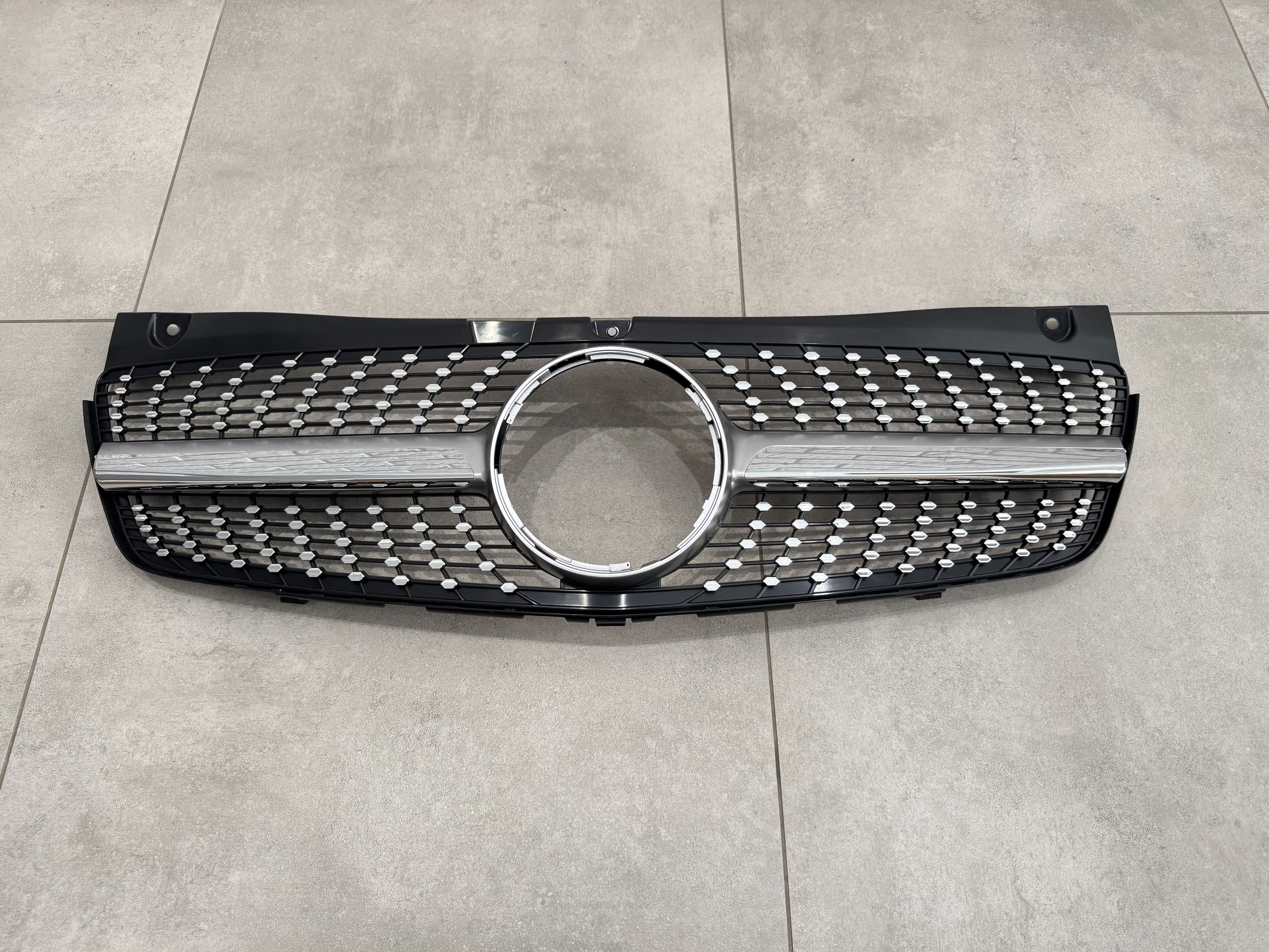 Решітка радіатора DIAMOND Mercedes Benz Vito W639 2010-2015