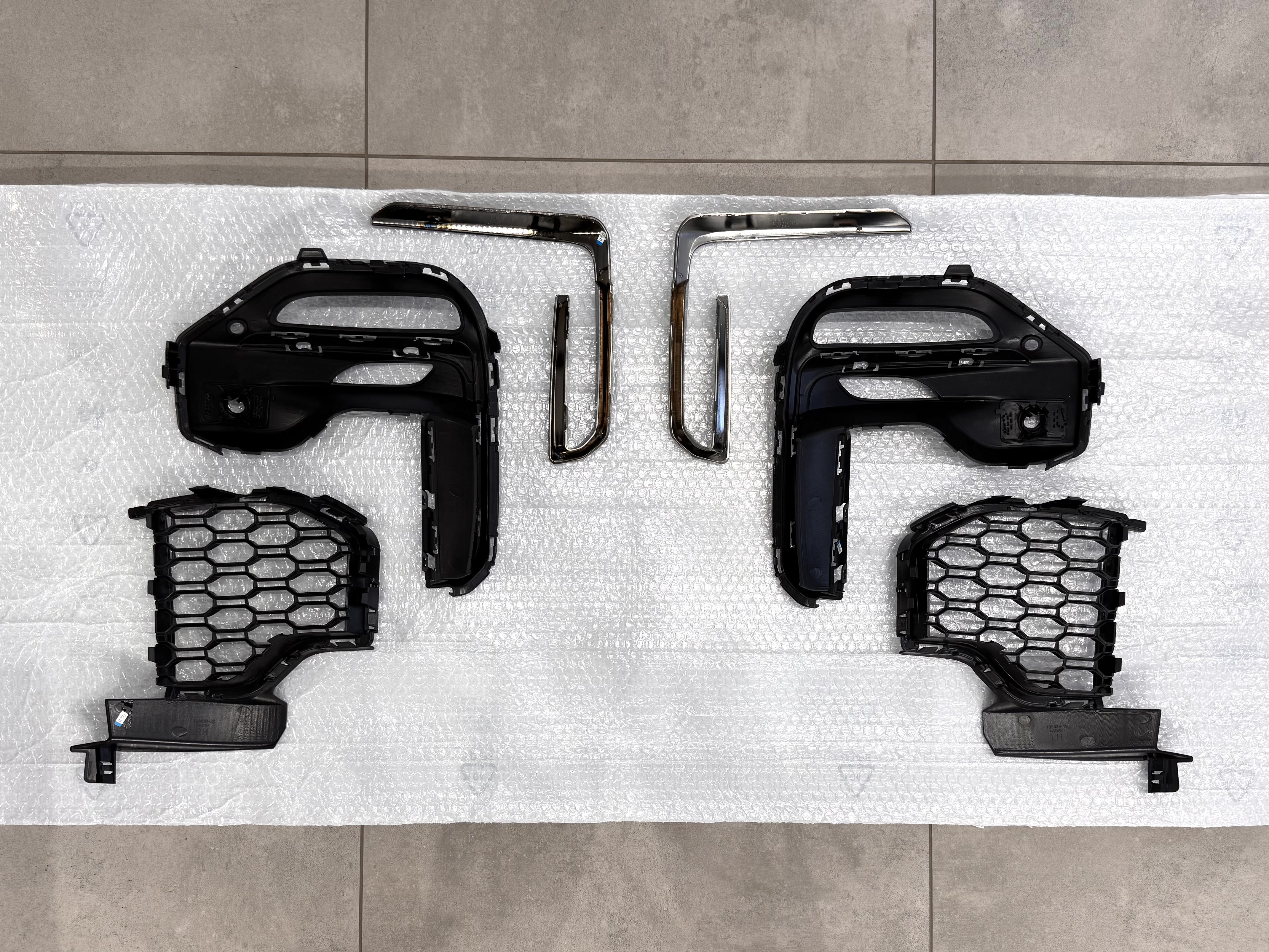 Решітки у бампер M-paket для BMW X5 G05 6