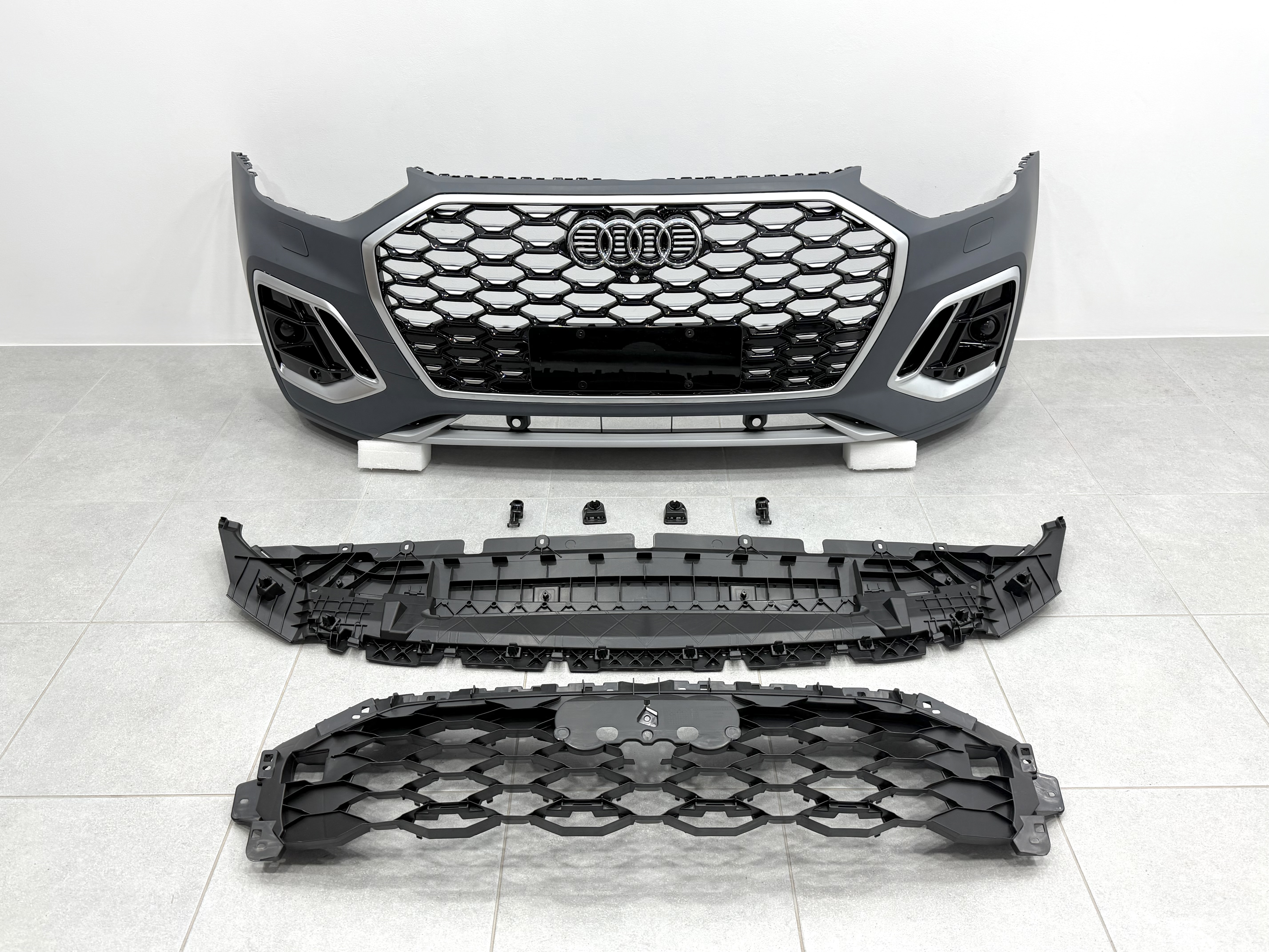 Бампер передній у зборі для Audi Q5 Sportback 2021-2024 3