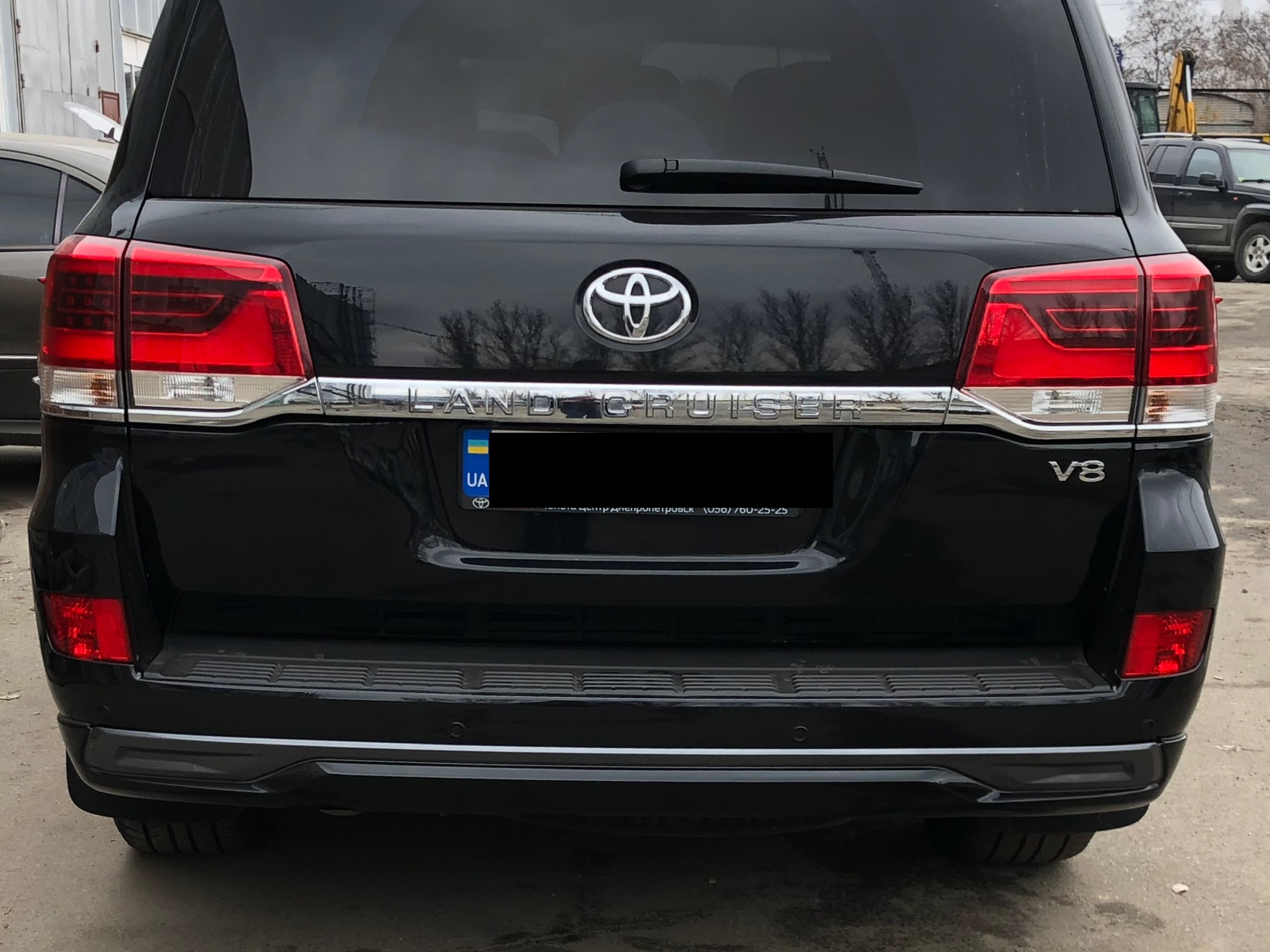 Хром планка на дверь багажника Toyota Land Cruiser 200 2016-2022 2