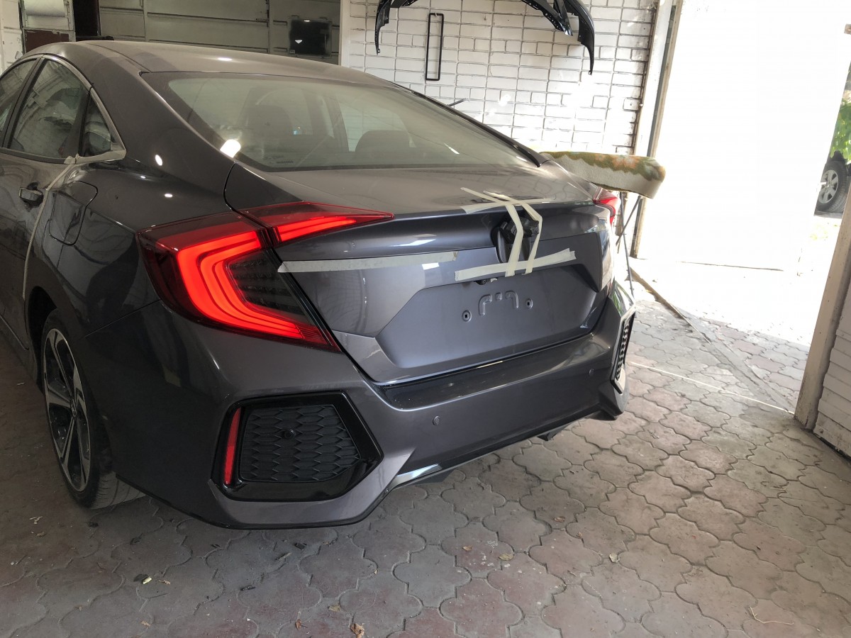 Бампер задній SI Honda Civic 4D 2016-2019 комплектний 3