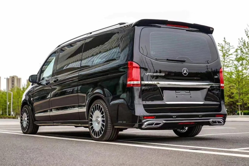 Задній бампер Maybach 4