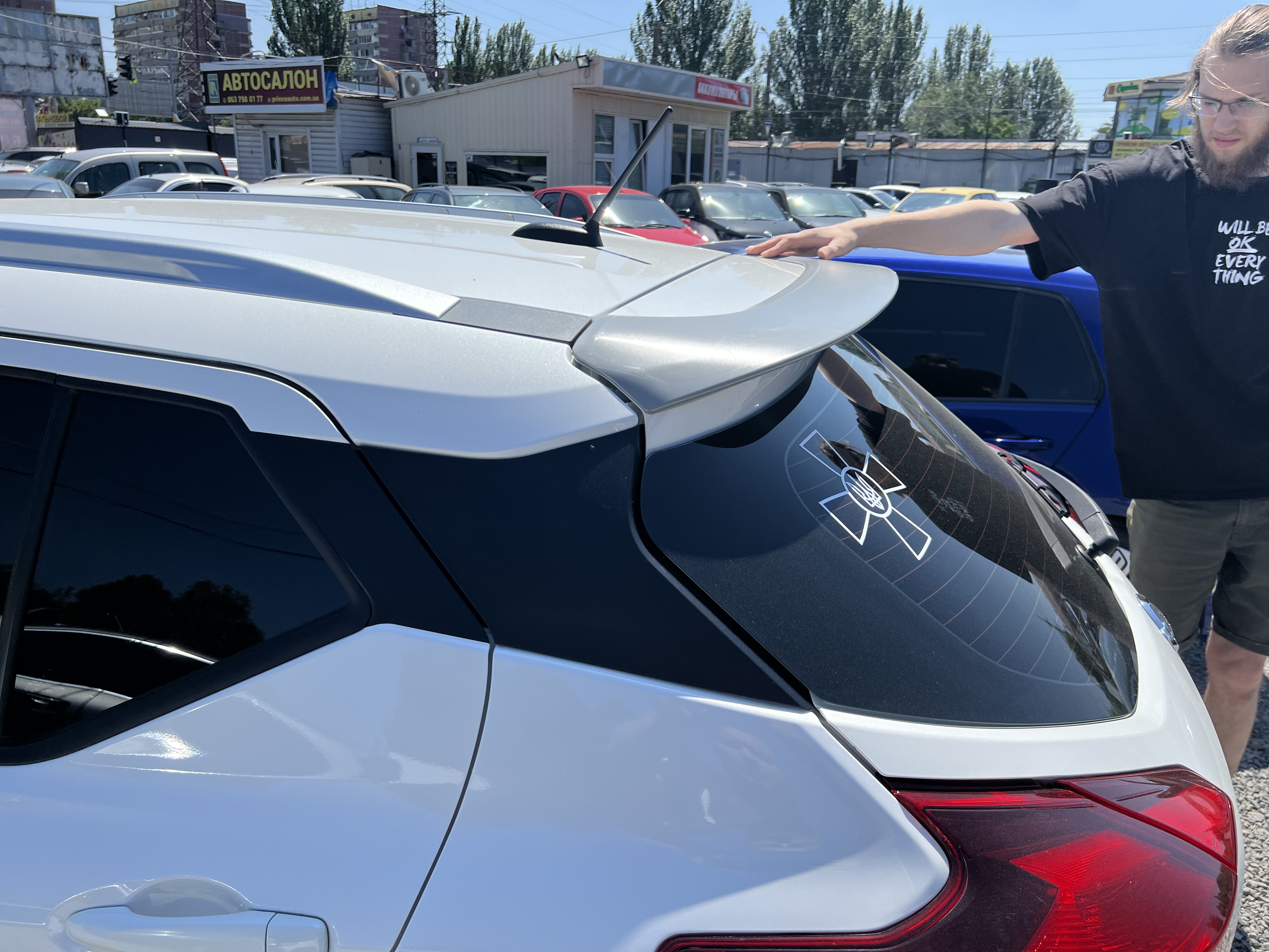 Спойлер козирок задніх дверей Nissan Kicks 2016-2022 ABS пластик під фарбування 3