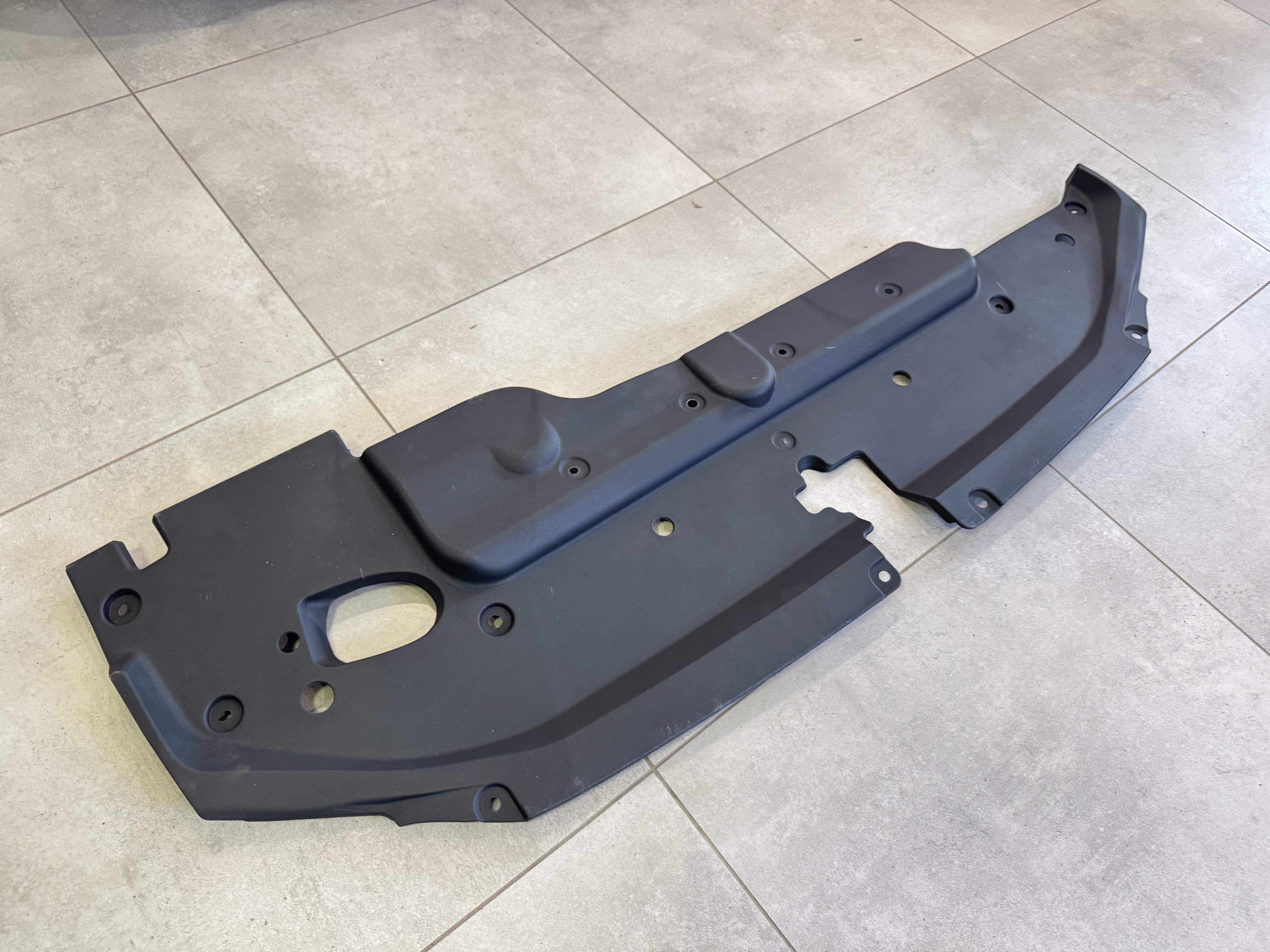 Накладка панелі замка капота Lexus GX460 2014-2019 5329260091 2