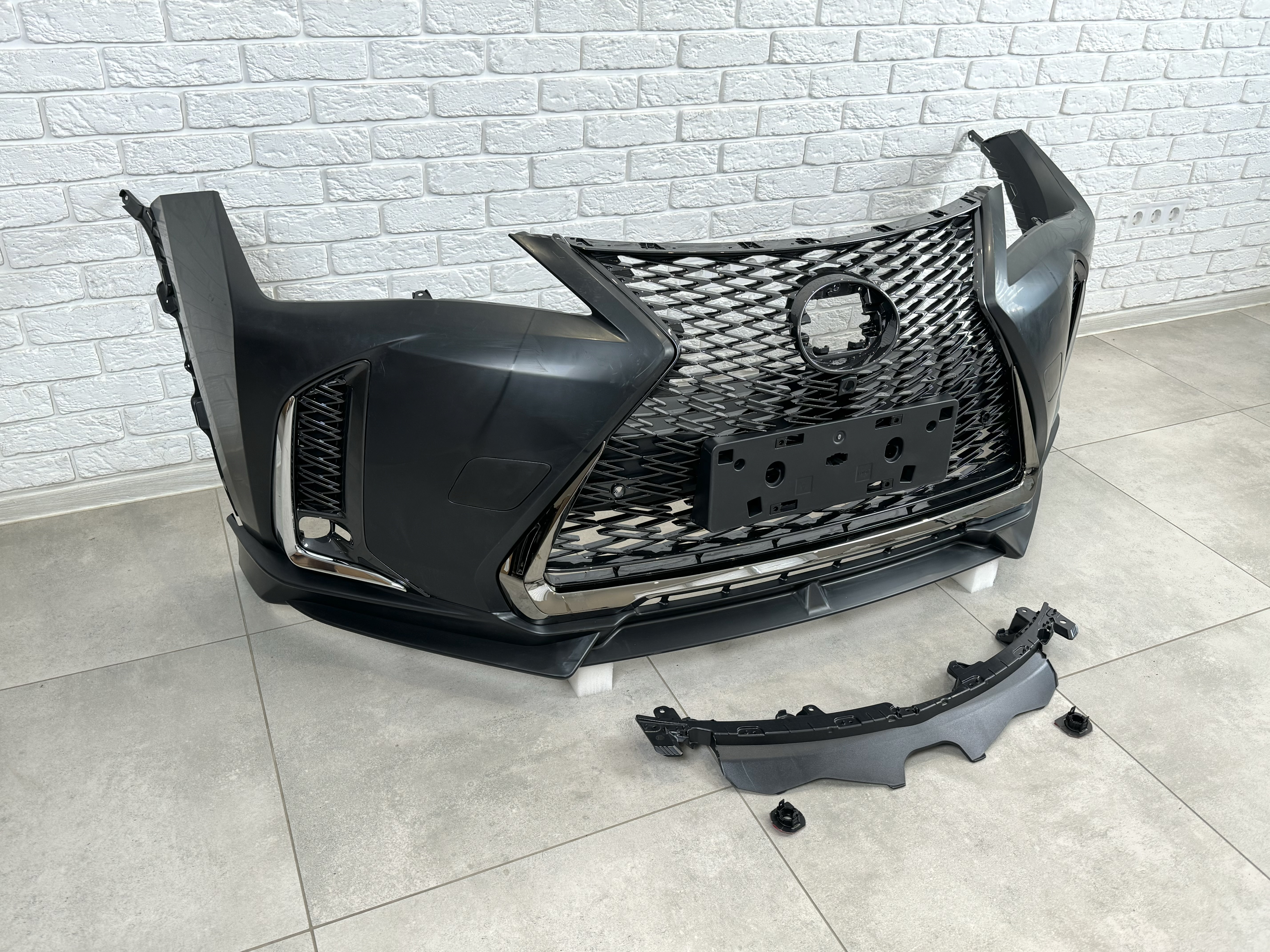 Бампер передній у зборі F-Sport Lexus UX 2018+ 3