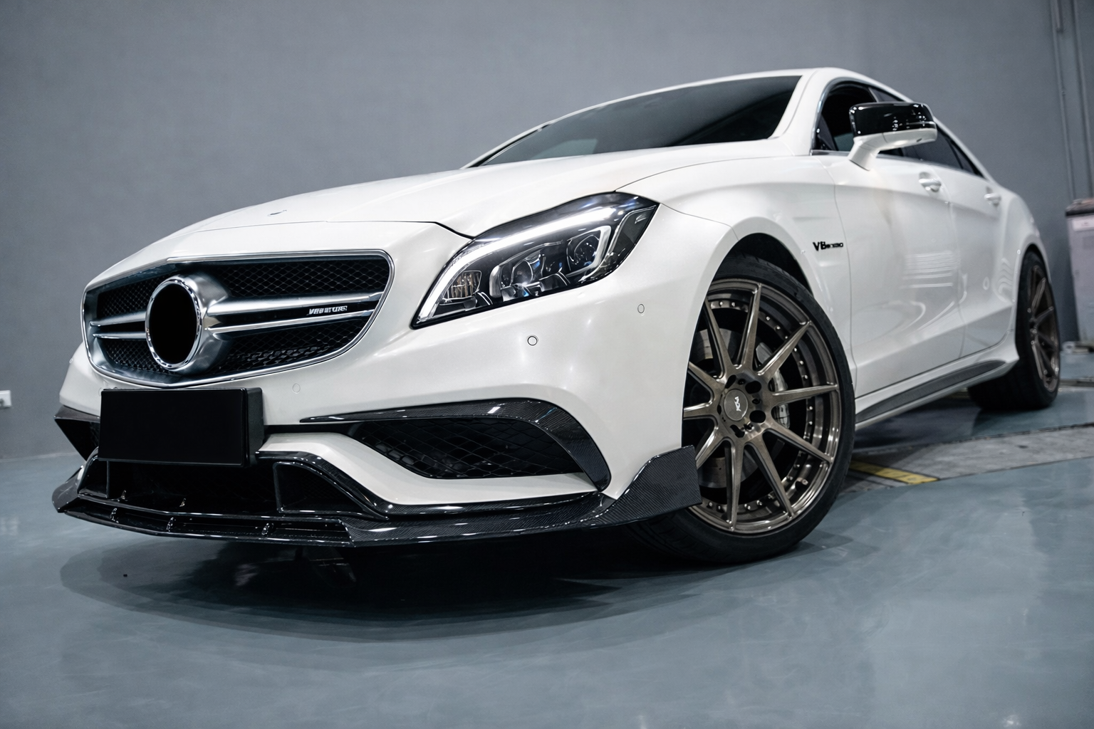 Накладка на передній бампер Lip V2 (для CLS63 AMG SD 2015-2018, Карбон)