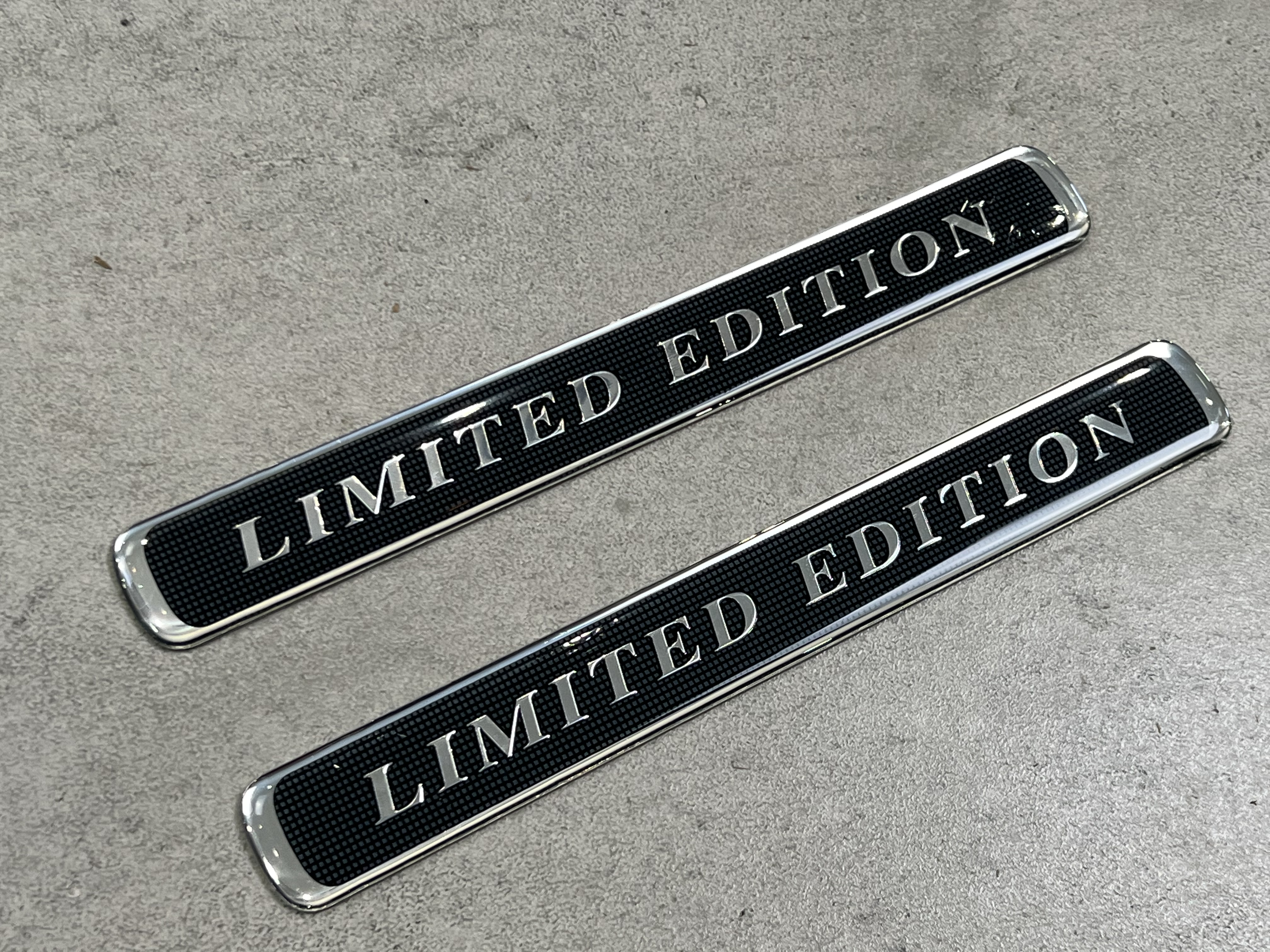 Наклейки на кузов Toyota Land Cruiser "LIMITED EDITION" 2шт 2