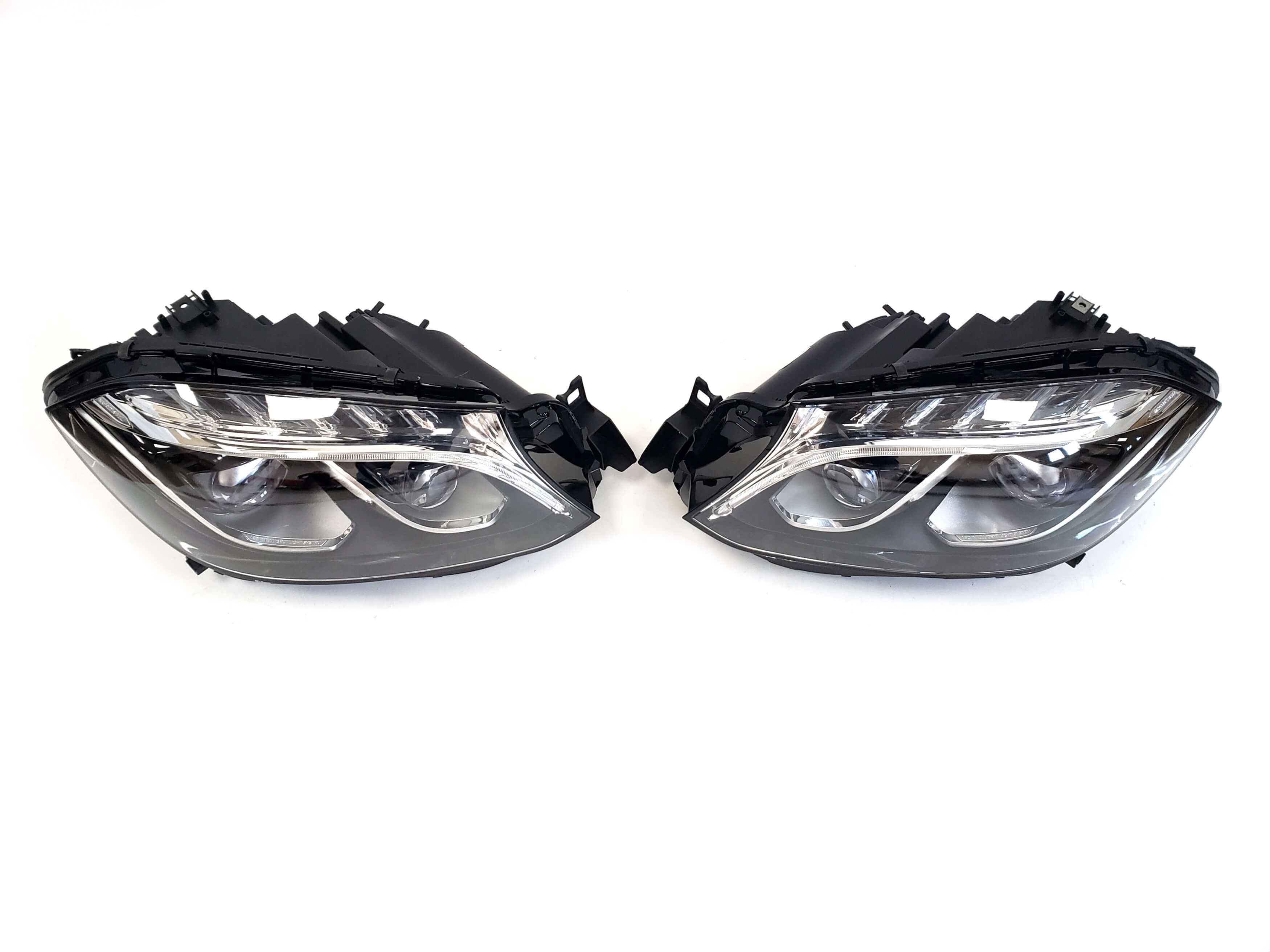 Передні фари LED (оригінал комплектні) на Mercedes-Benz GLS-Class X166 2015-2019 року 2