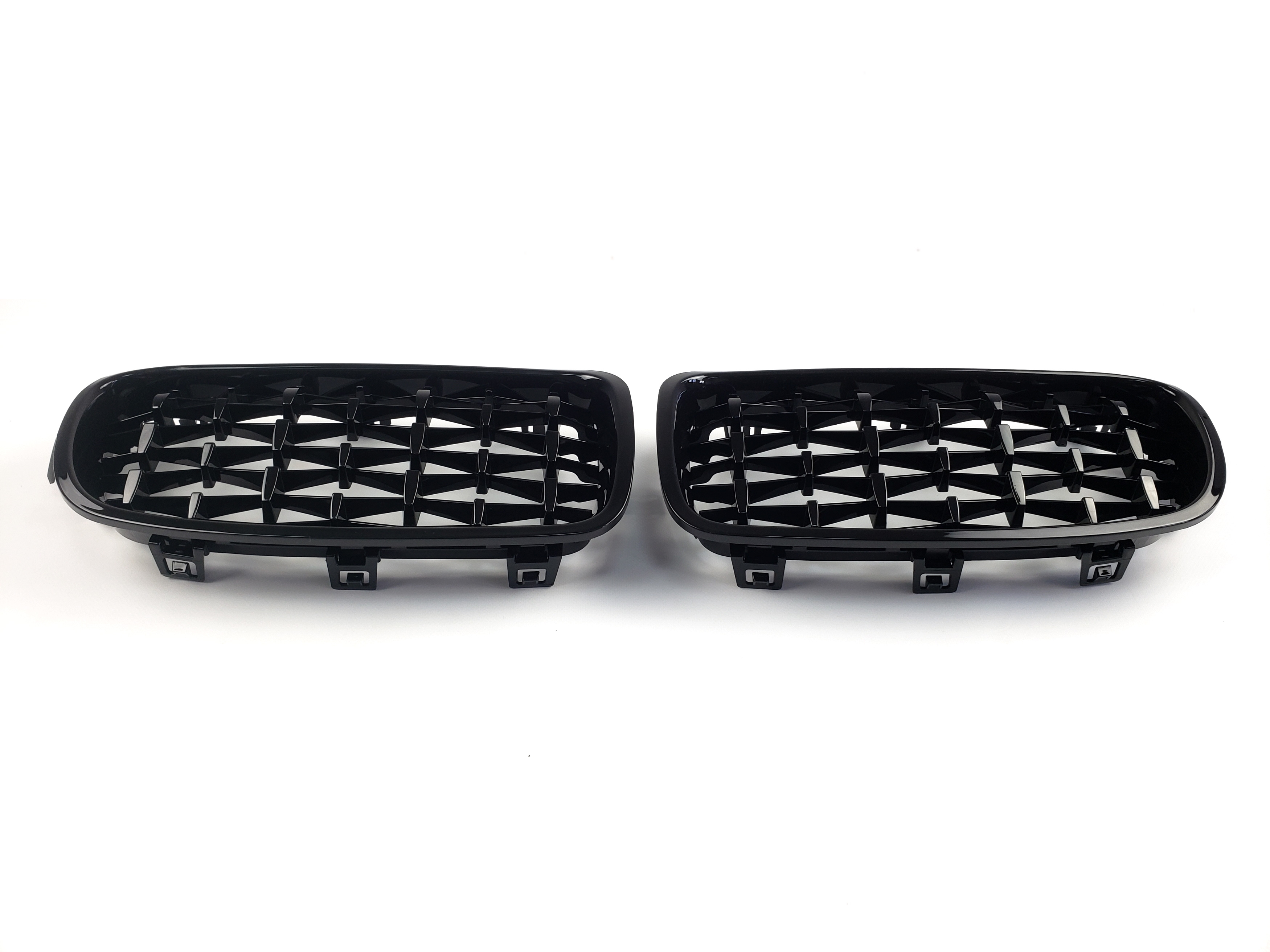 Ніздрі Diamond All Black на BMW 3 Series F30 / F31 2011-2018 року 2