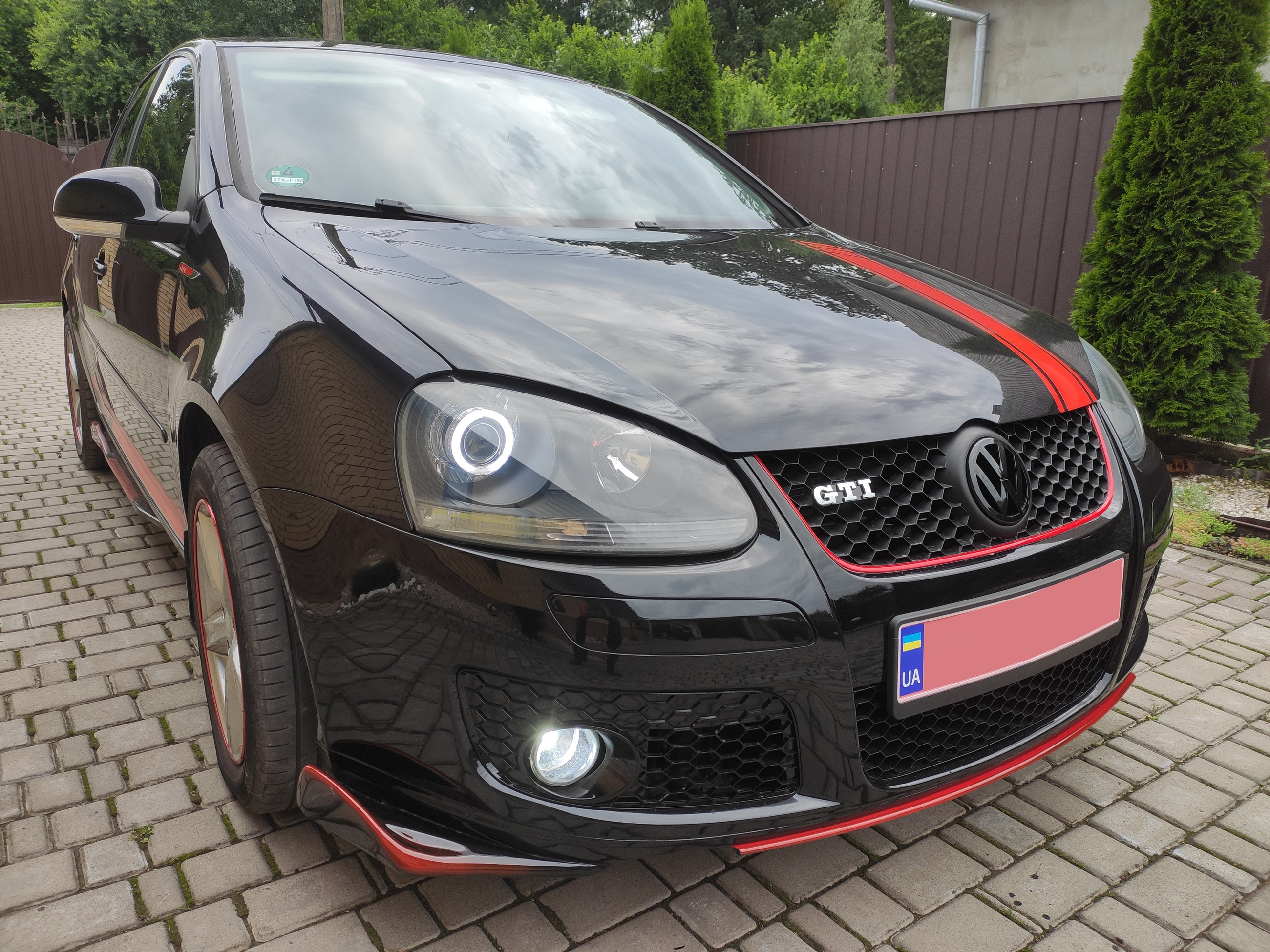 Передня Lip накладка V-2 (для GTI, чорний глянець) 4
