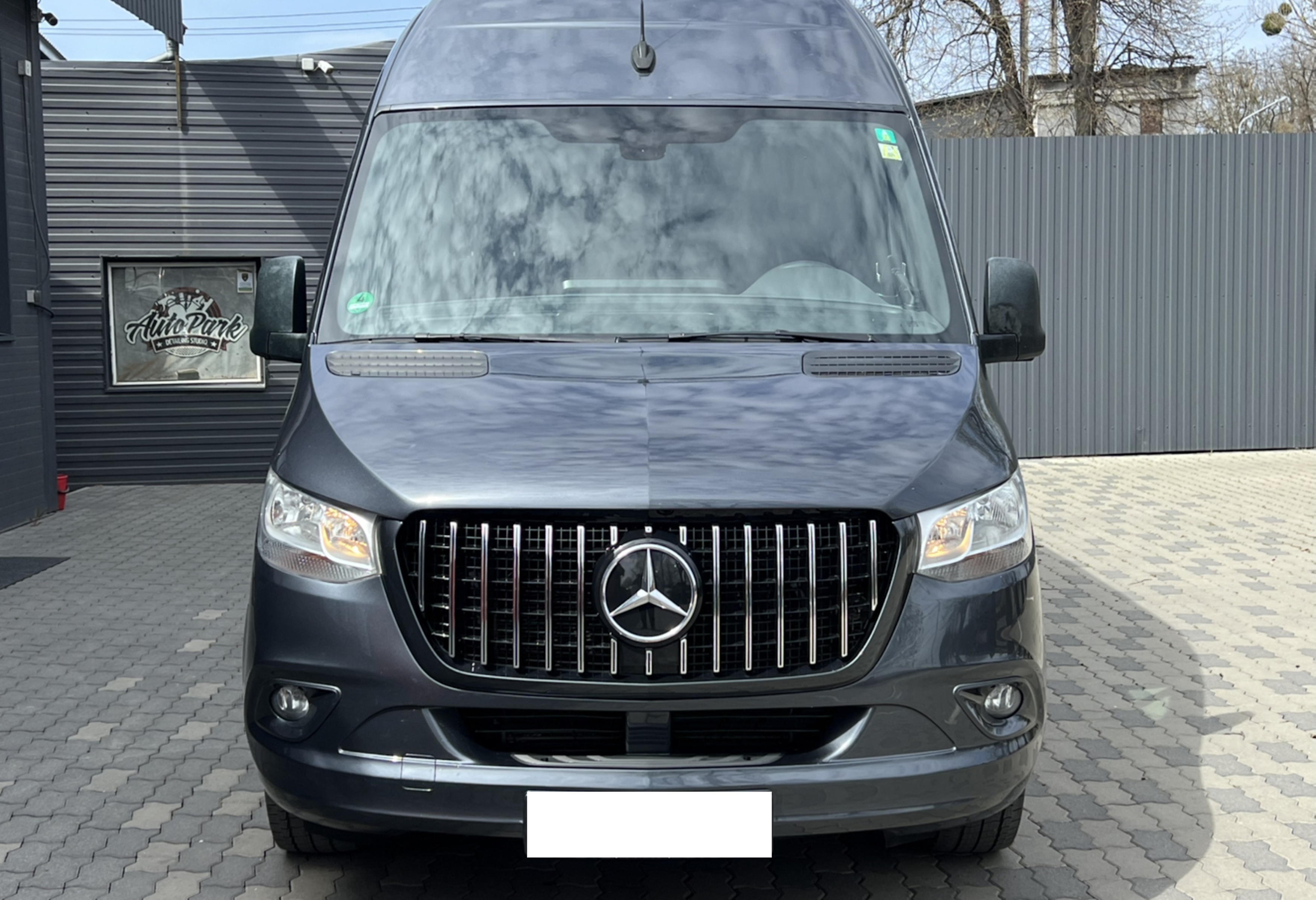 Решітка радіатора (GT Chrome Black) без рамки на Mercedes-Benz SPRINTER W907 2017-2025 року 5