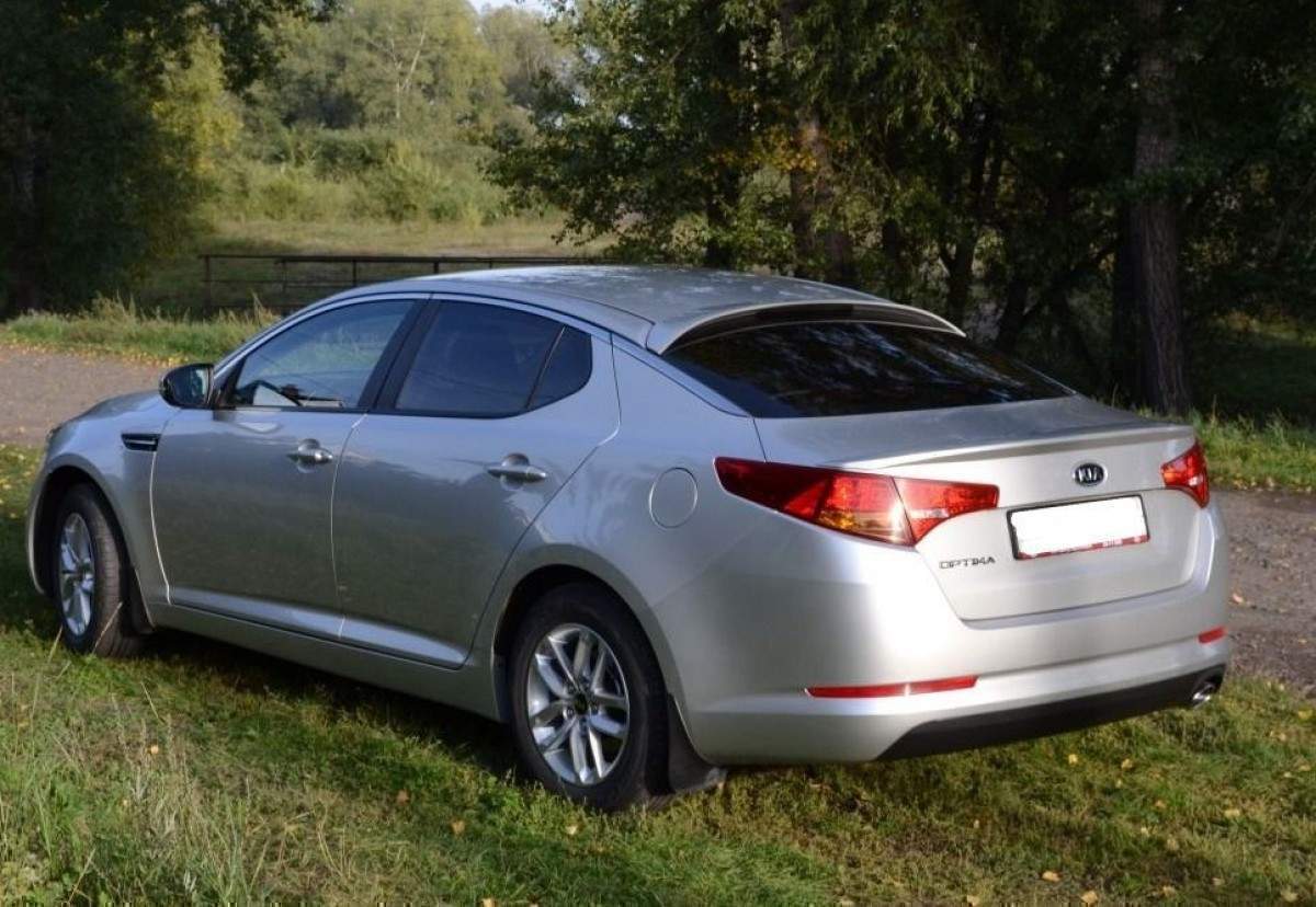 Козирок на скло Kia Optima 2010-2015 ABS пластик під фарбування 4